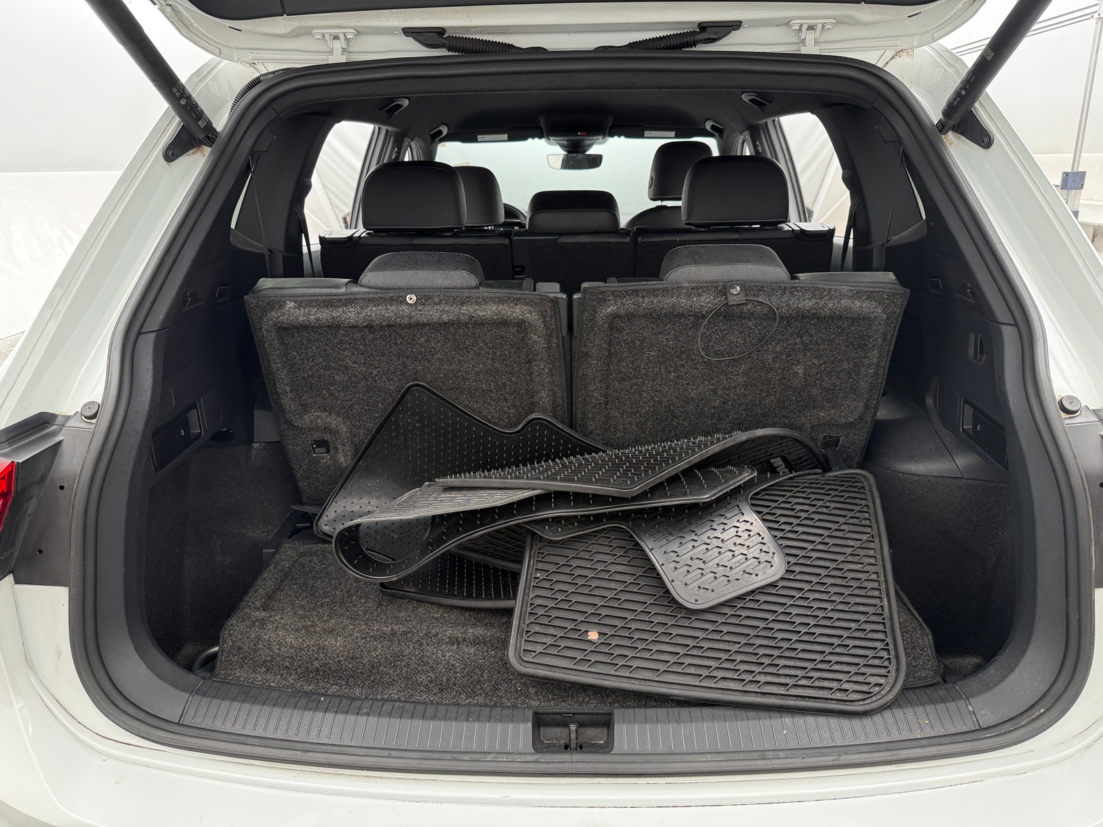 Thumbnail: 2022 Volkswagen Tiguan - 6