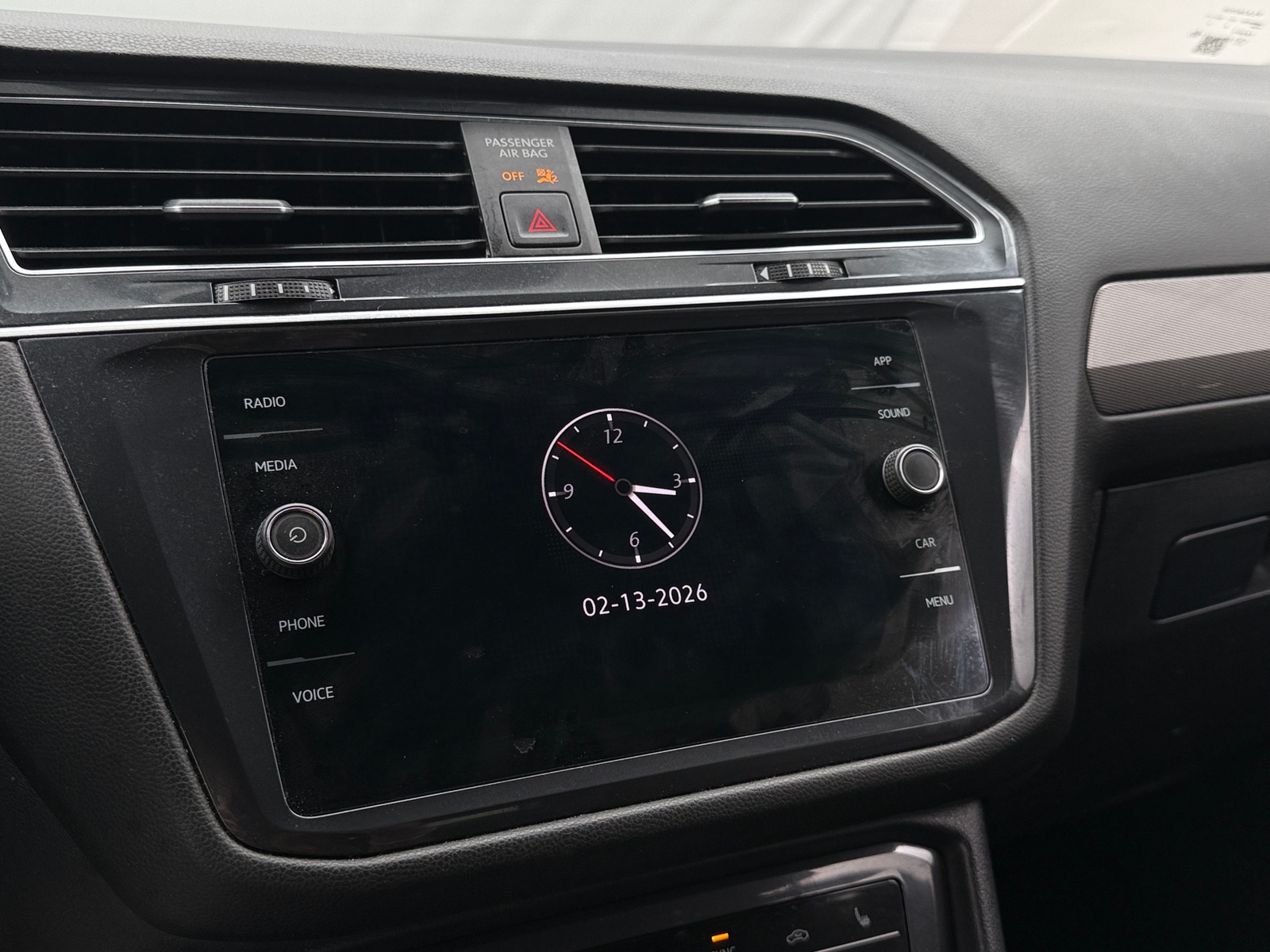 Thumbnail: 2022 Volkswagen Tiguan - 3