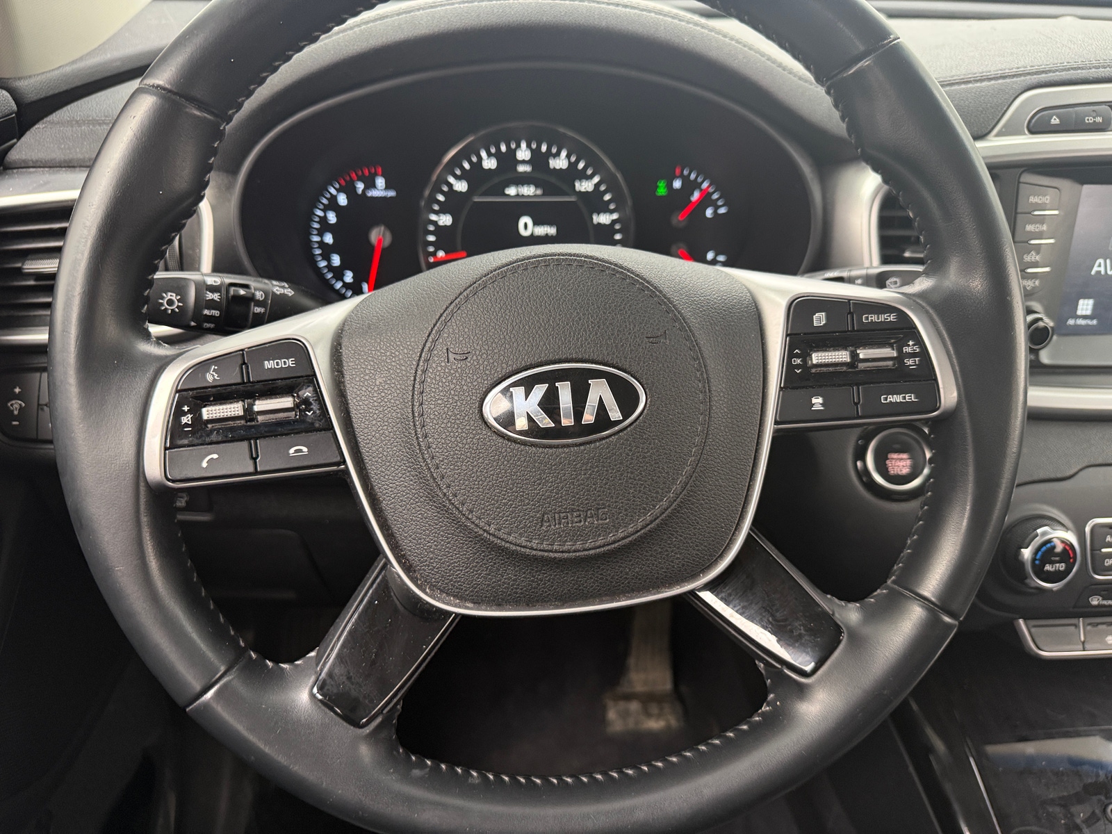 Thumbnail: 2019 Kia Sorento - 4