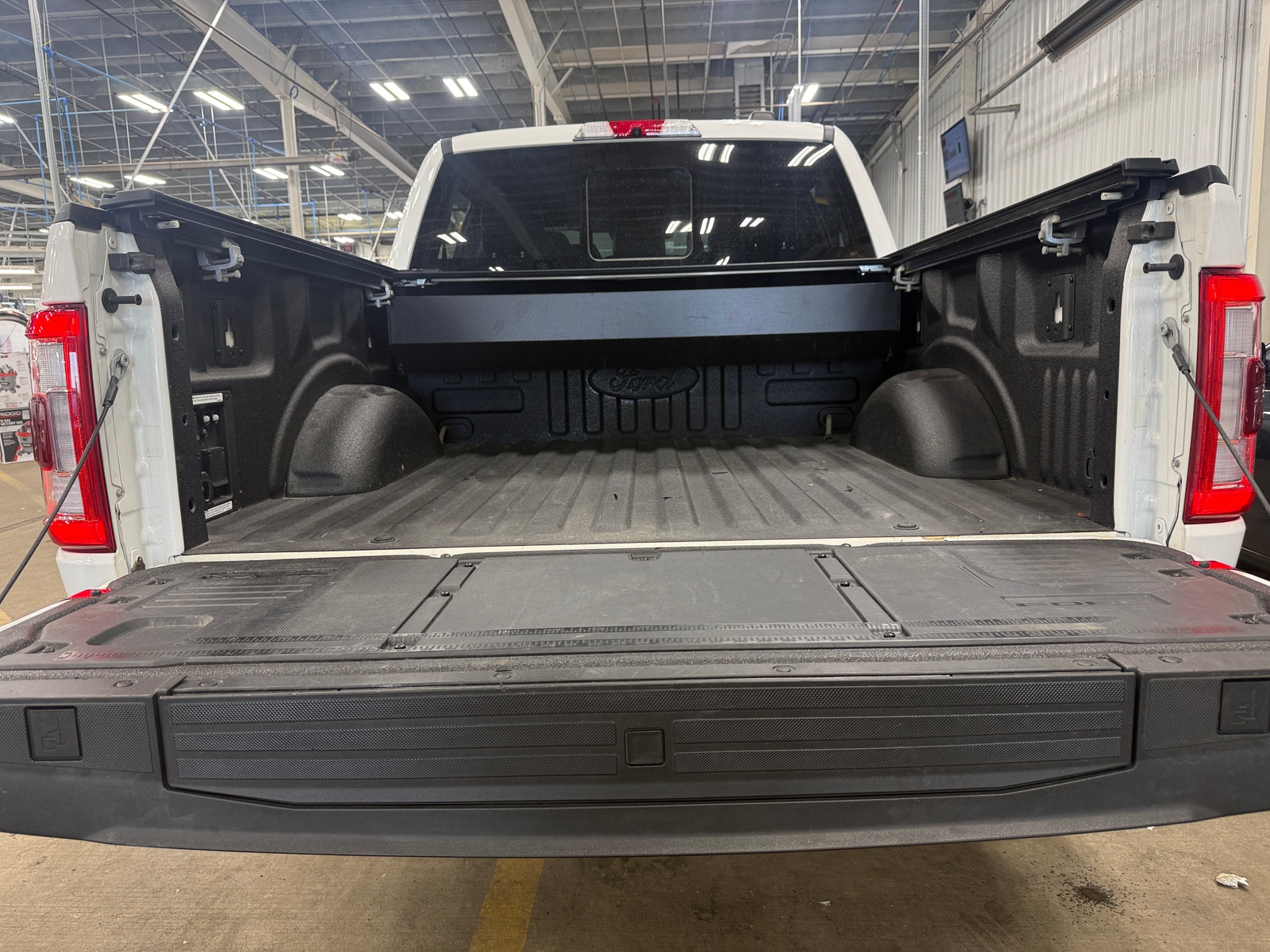 Thumbnail: 2022 Ford Econoline - 7