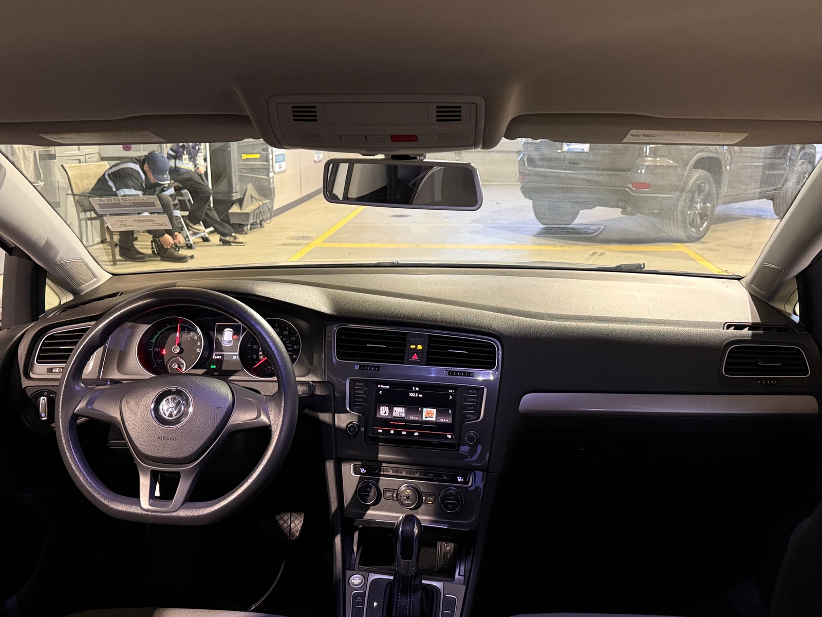 Thumbnail: 2016 Volkswagen e-Golf - 3