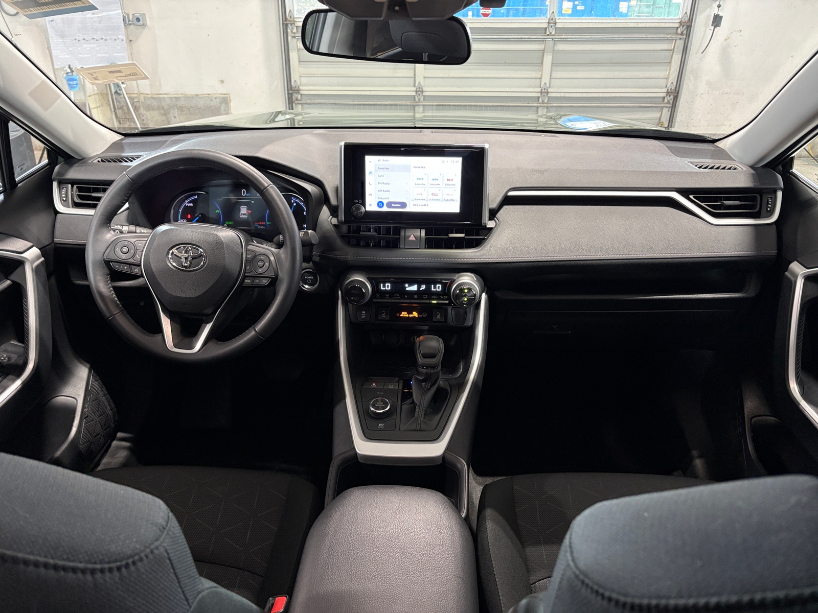 Thumbnail: 2025 Toyota RAV4 - 3