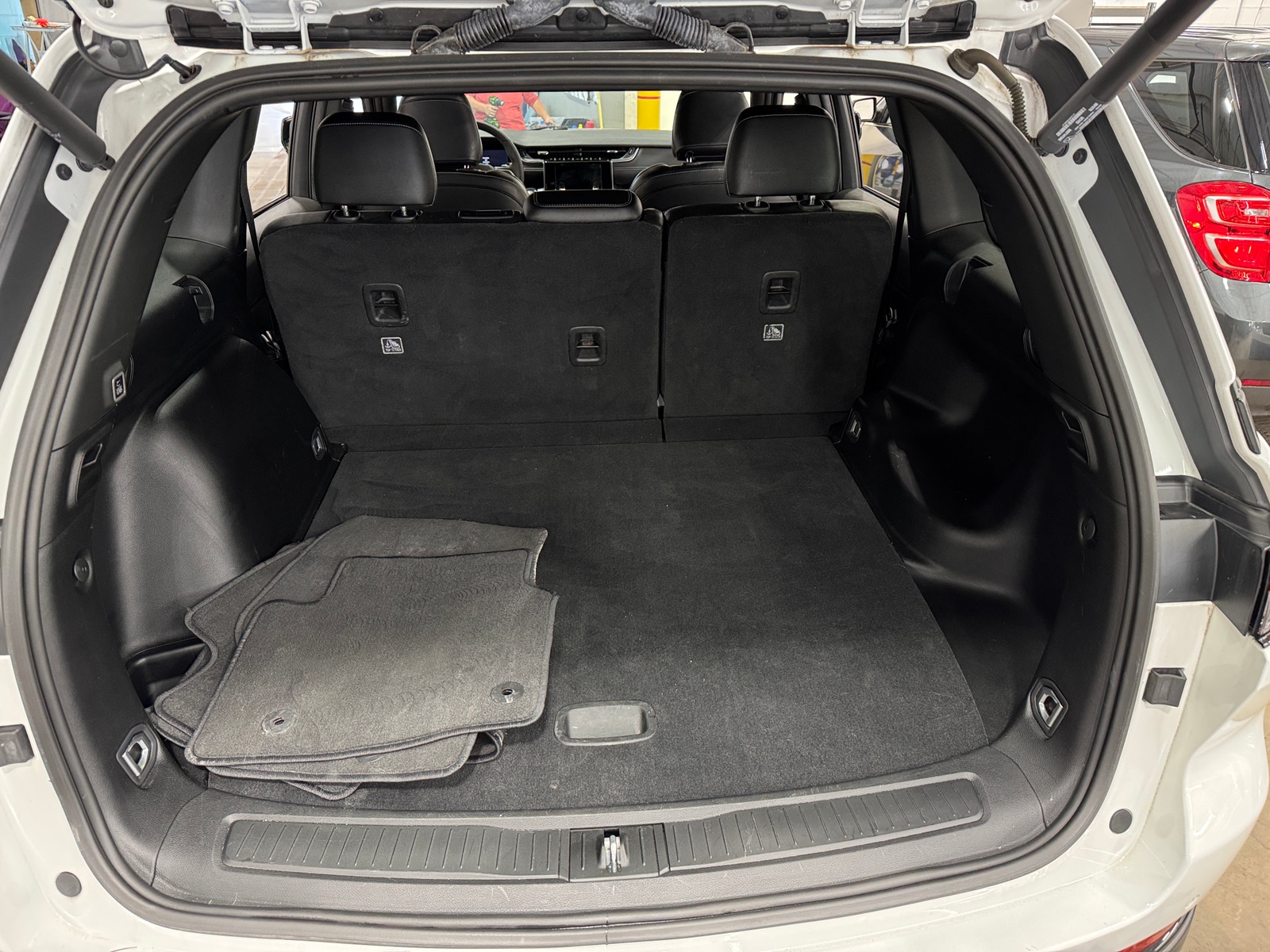 Thumbnail: 2023 Jeep Grand Cherokee - 6