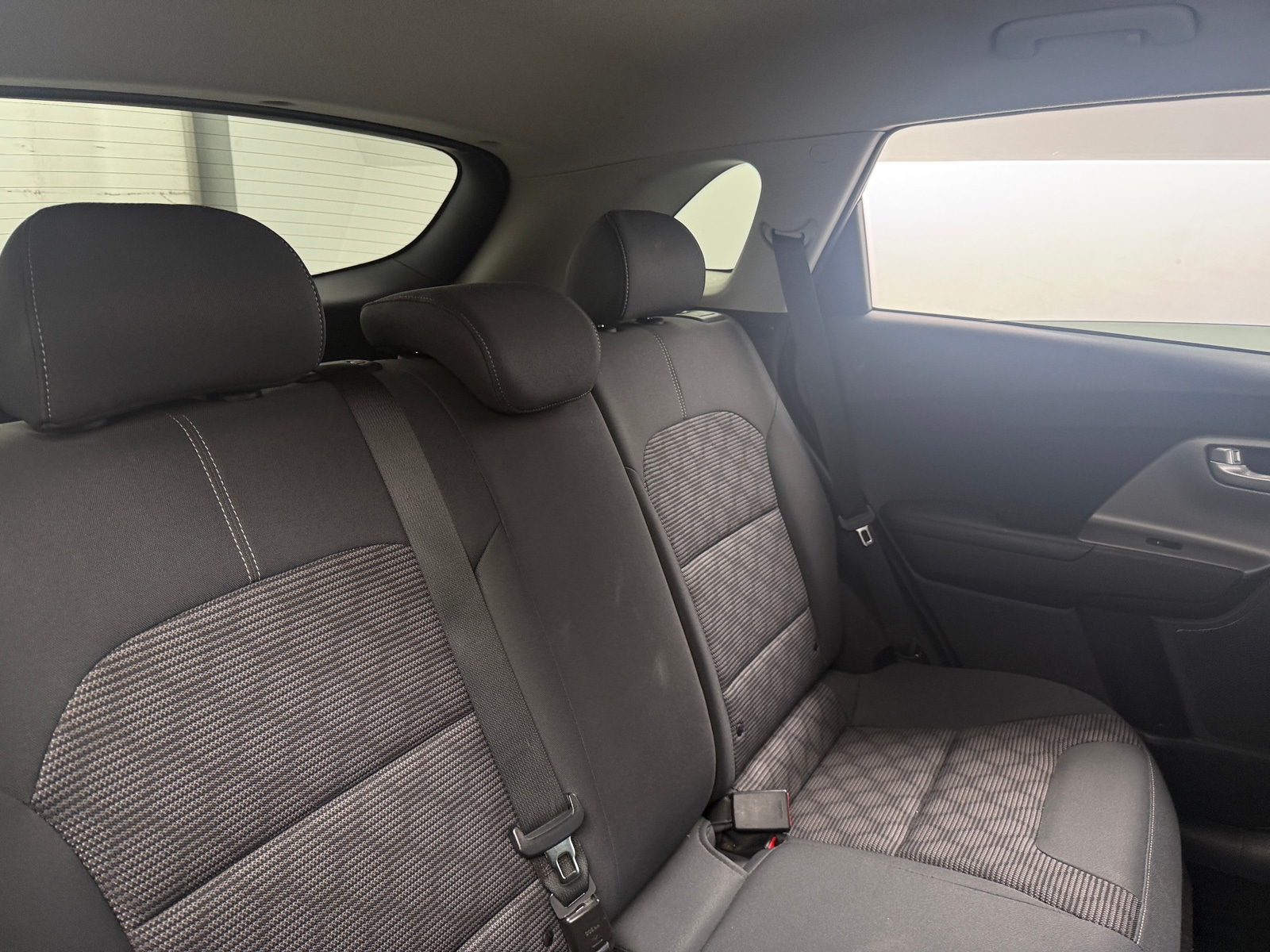 Thumbnail: 2020 Kia Niro - 6