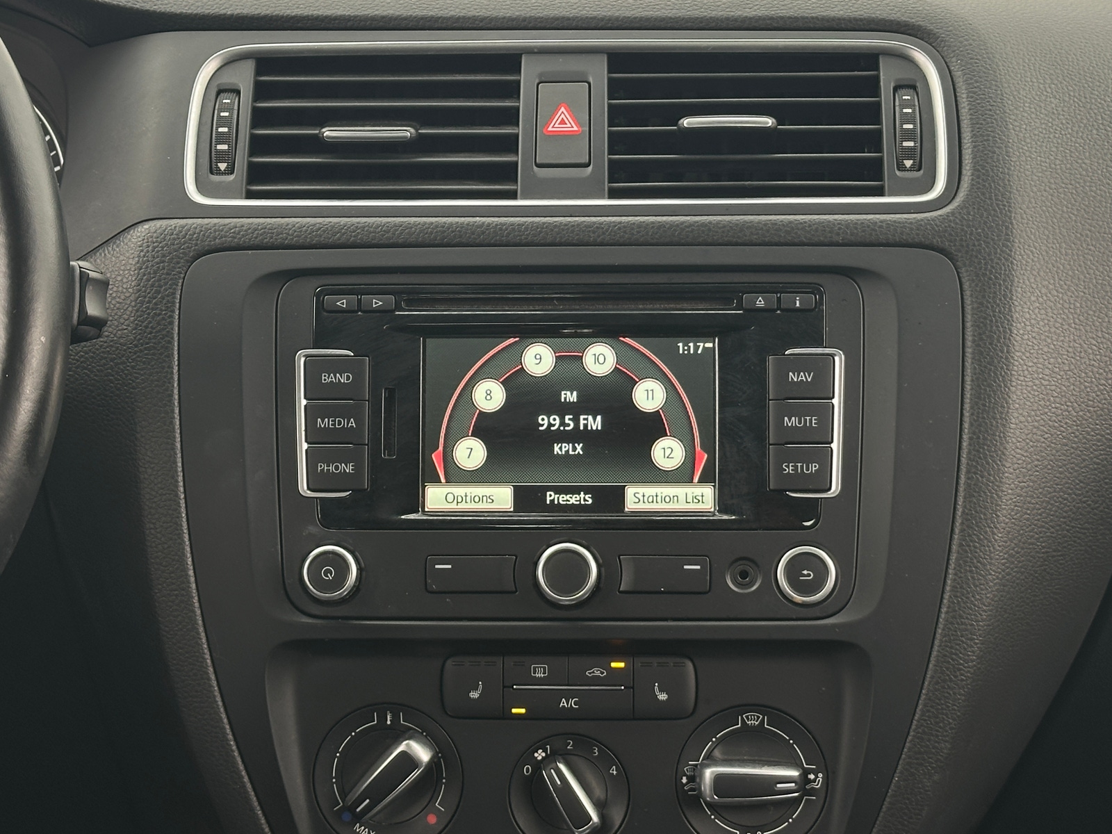 Thumbnail: 2014 Volkswagen Jetta - 4