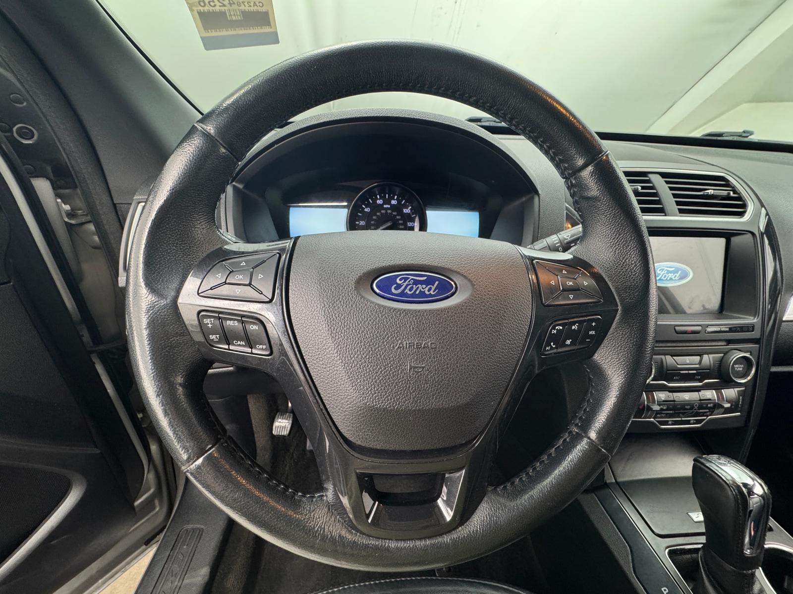 Thumbnail: 2017 Ford Explorer - 5