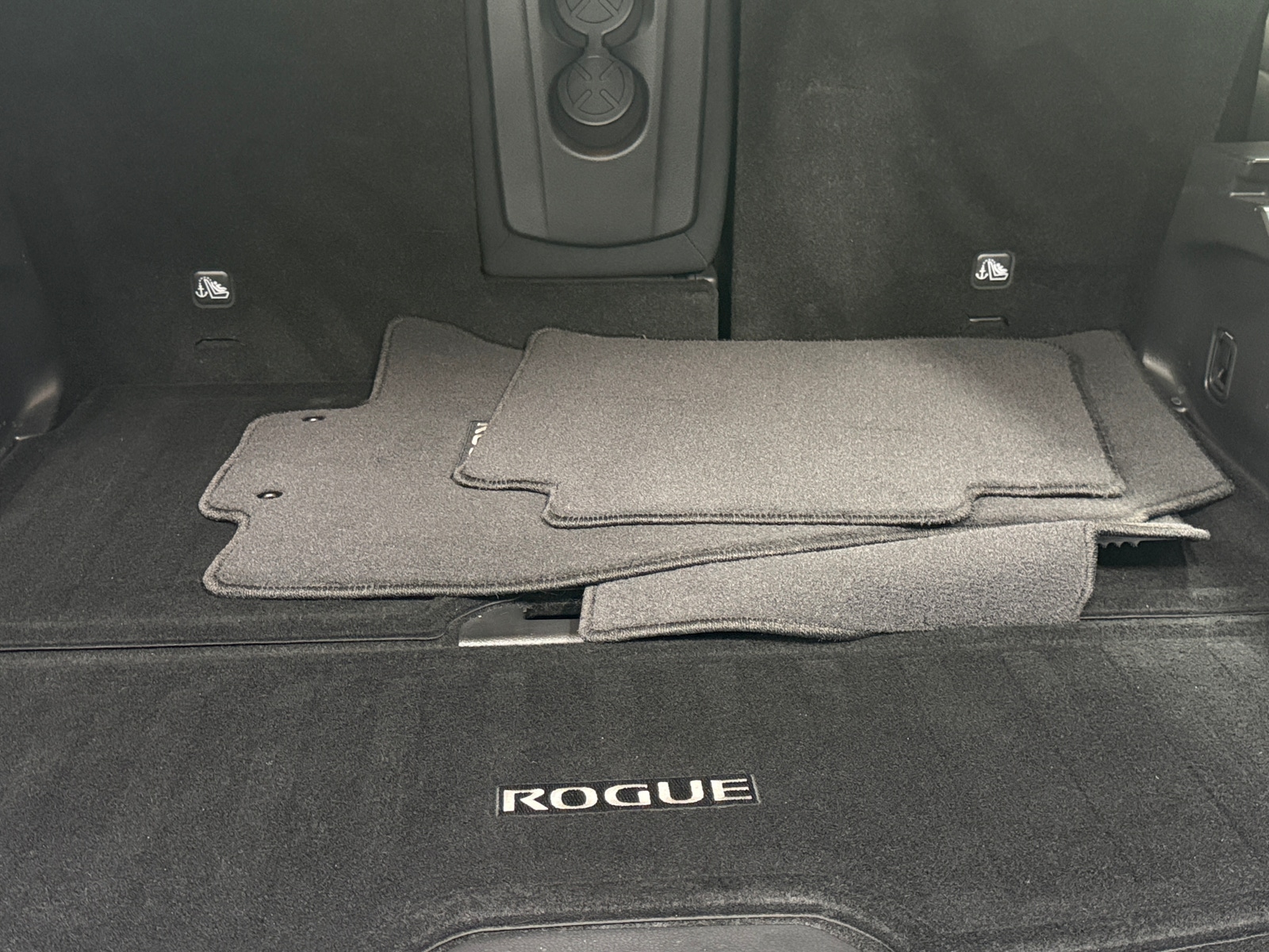 Thumbnail: 2018 Nissan Rogue - 7