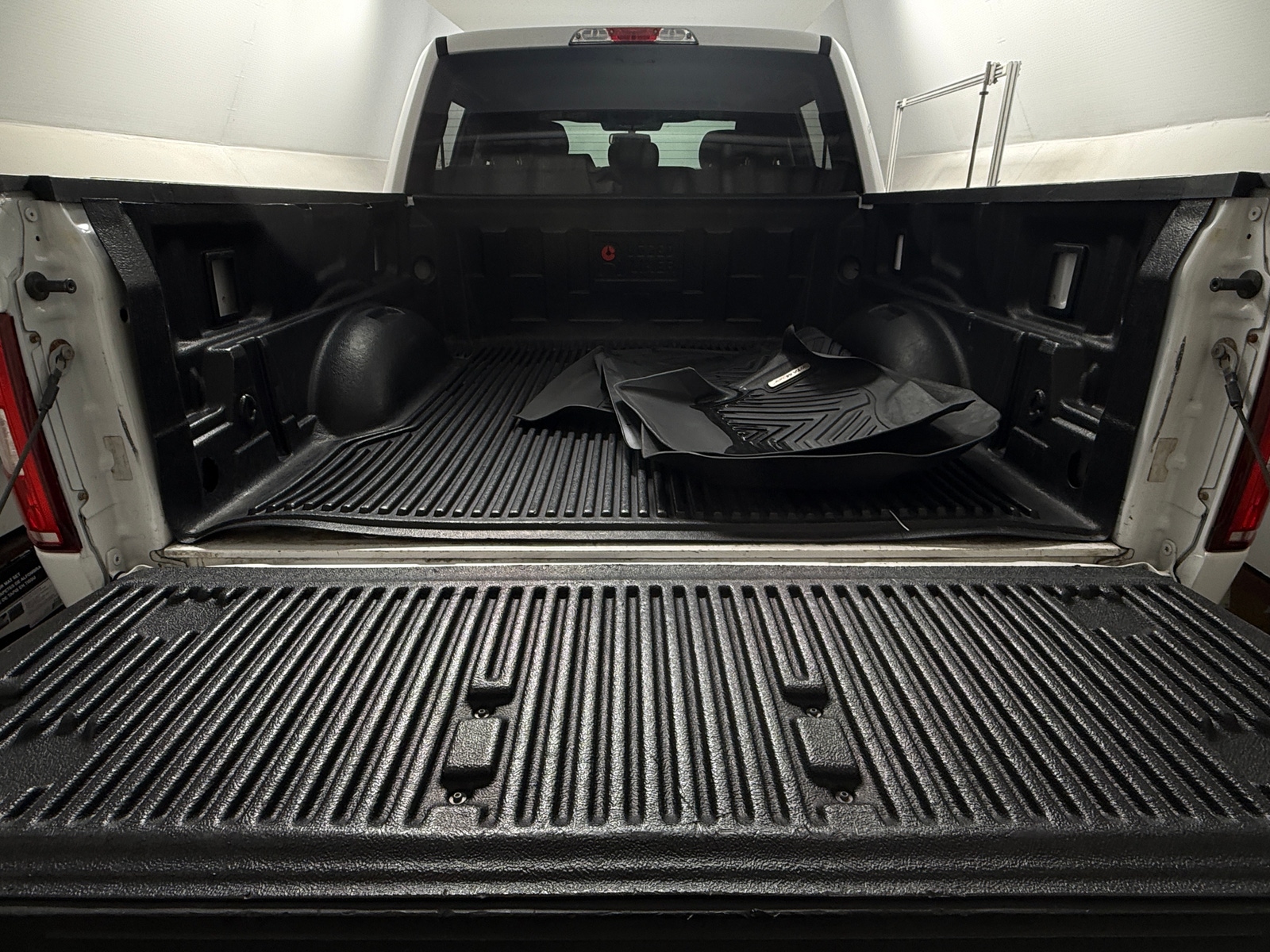 Thumbnail: 2018 Ford Econoline - 7