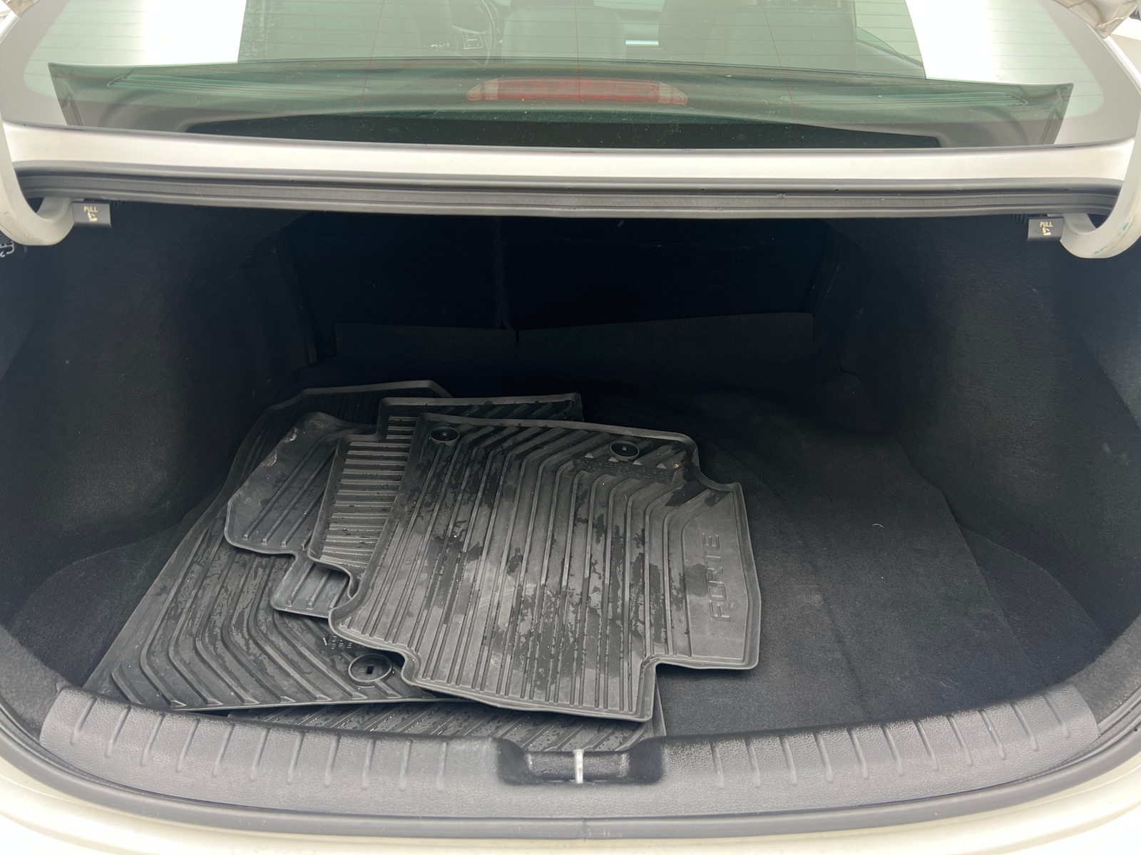 Thumbnail: 2024 Kia Forte - 7