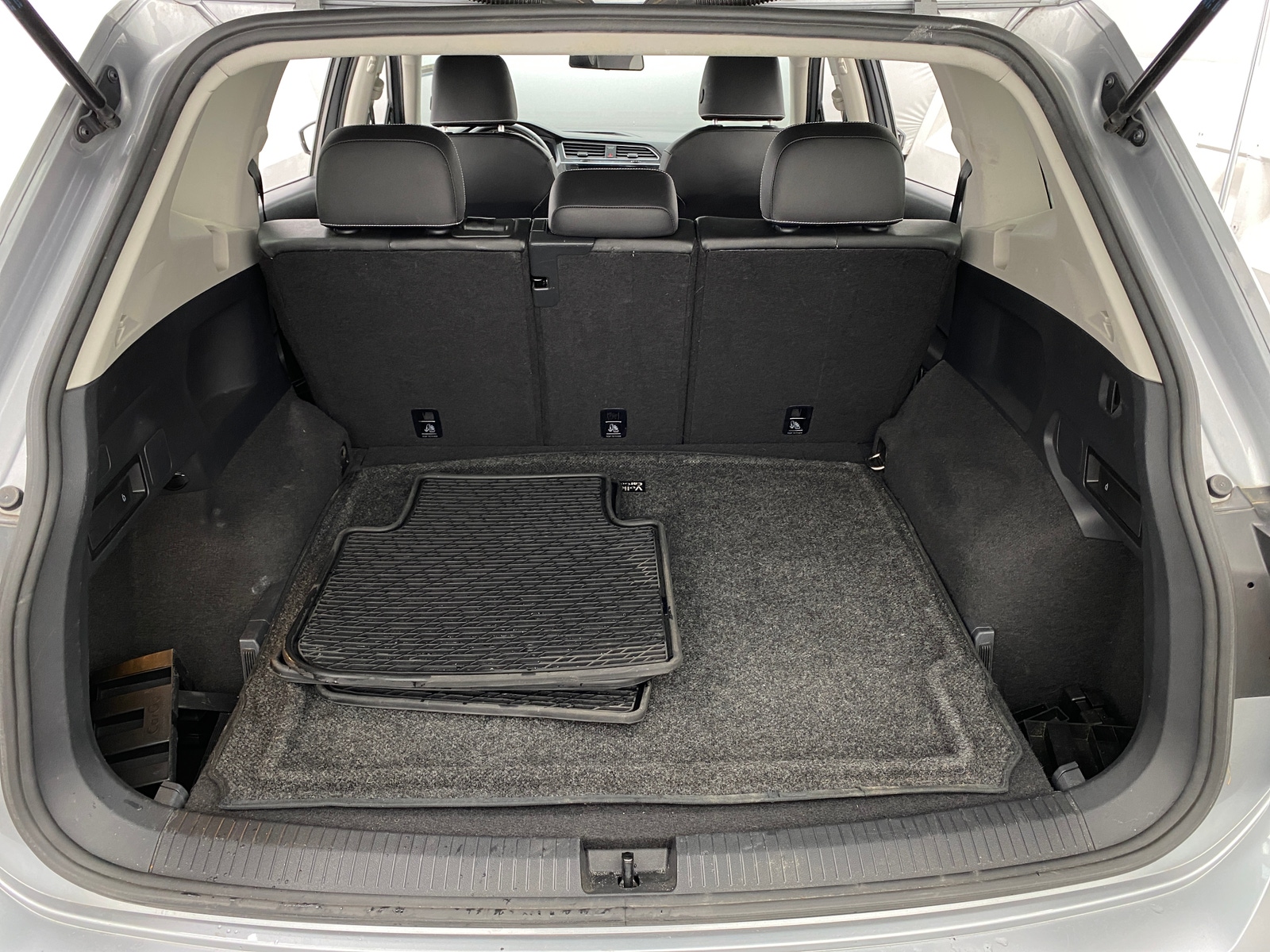 Thumbnail: 2021 Volkswagen Tiguan - 6