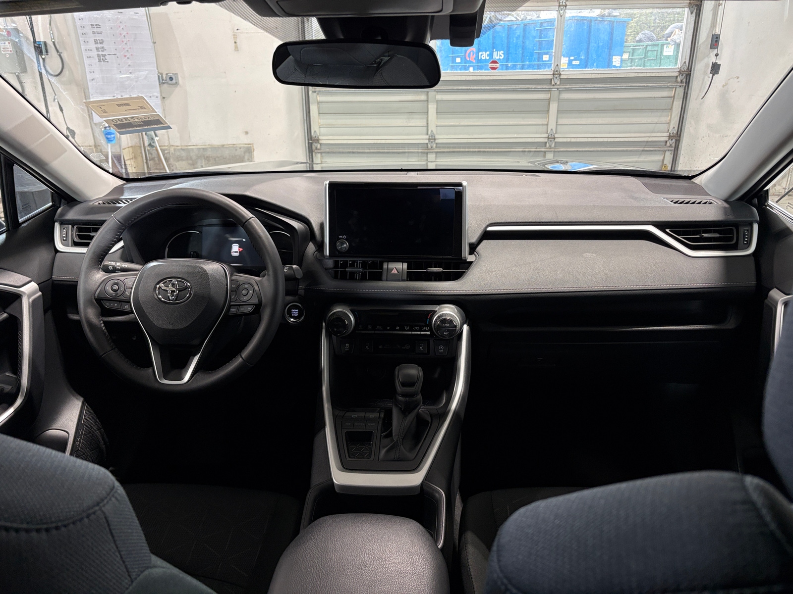 Thumbnail: 2025 Toyota RAV4 - 3