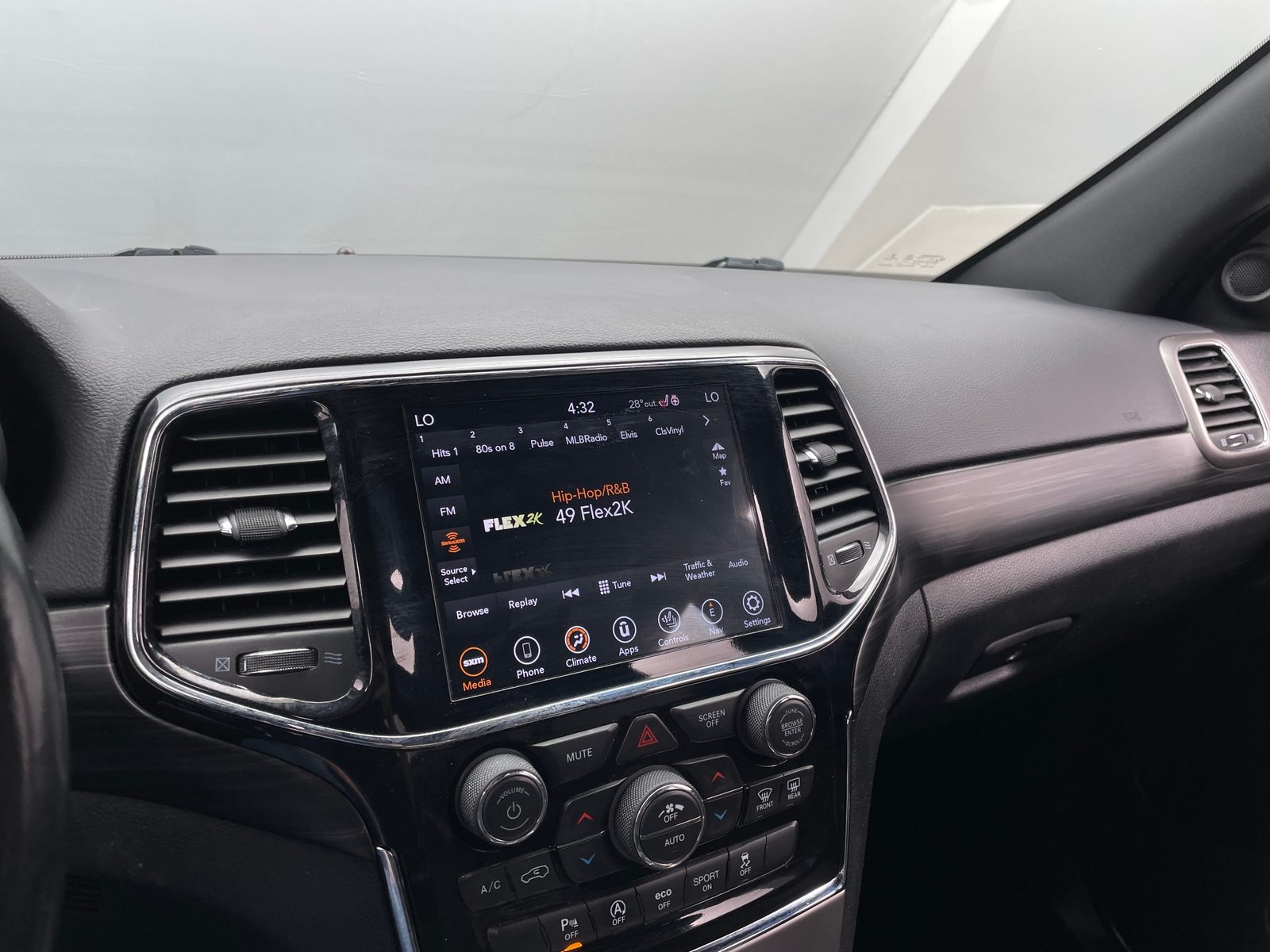 Thumbnail: 2020 Jeep Grand Cherokee - 4