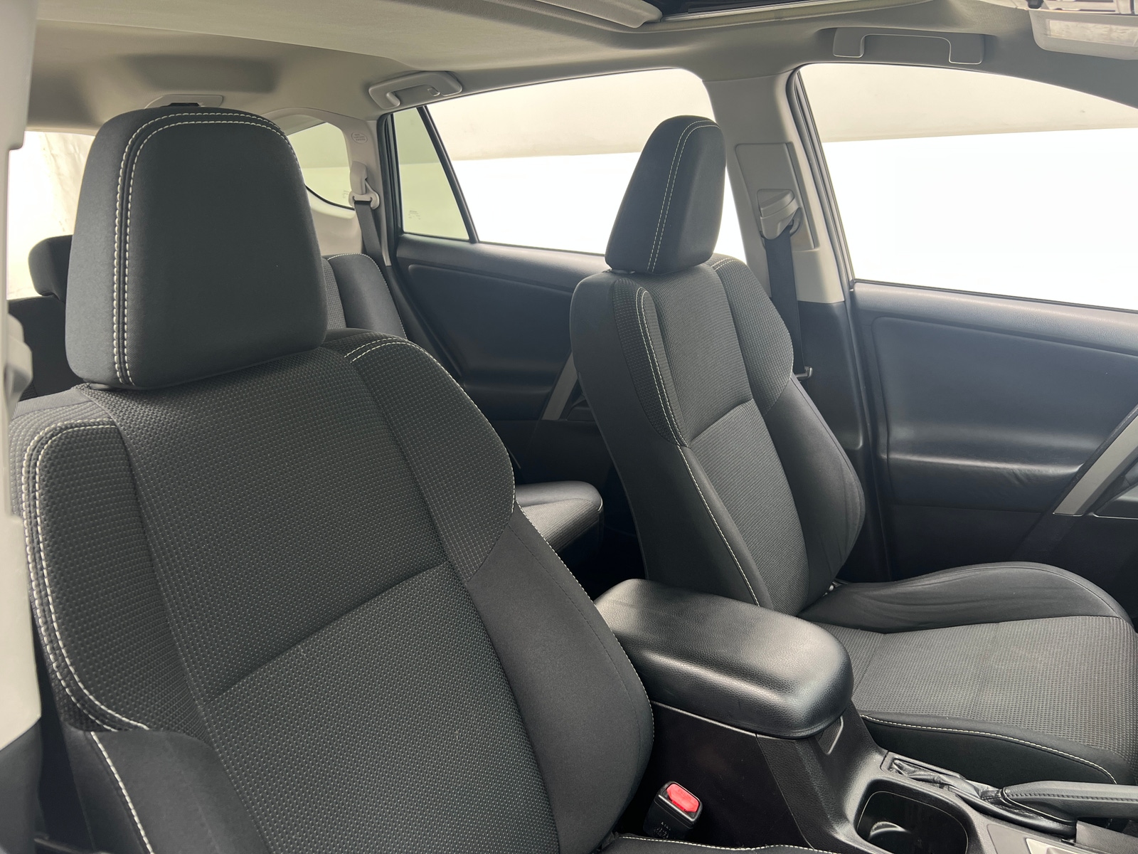 Thumbnail: 2017 Toyota RAV4 - 2