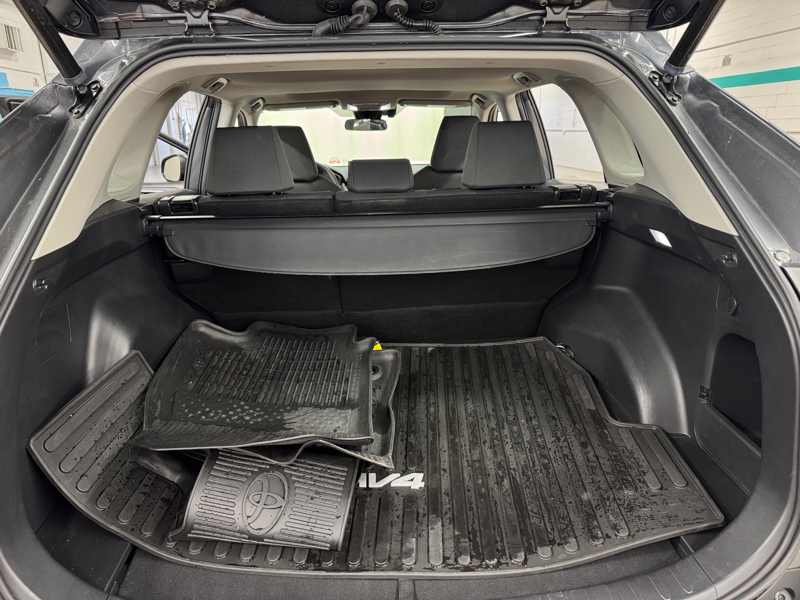 Thumbnail: 2022 Toyota RAV4 - 7