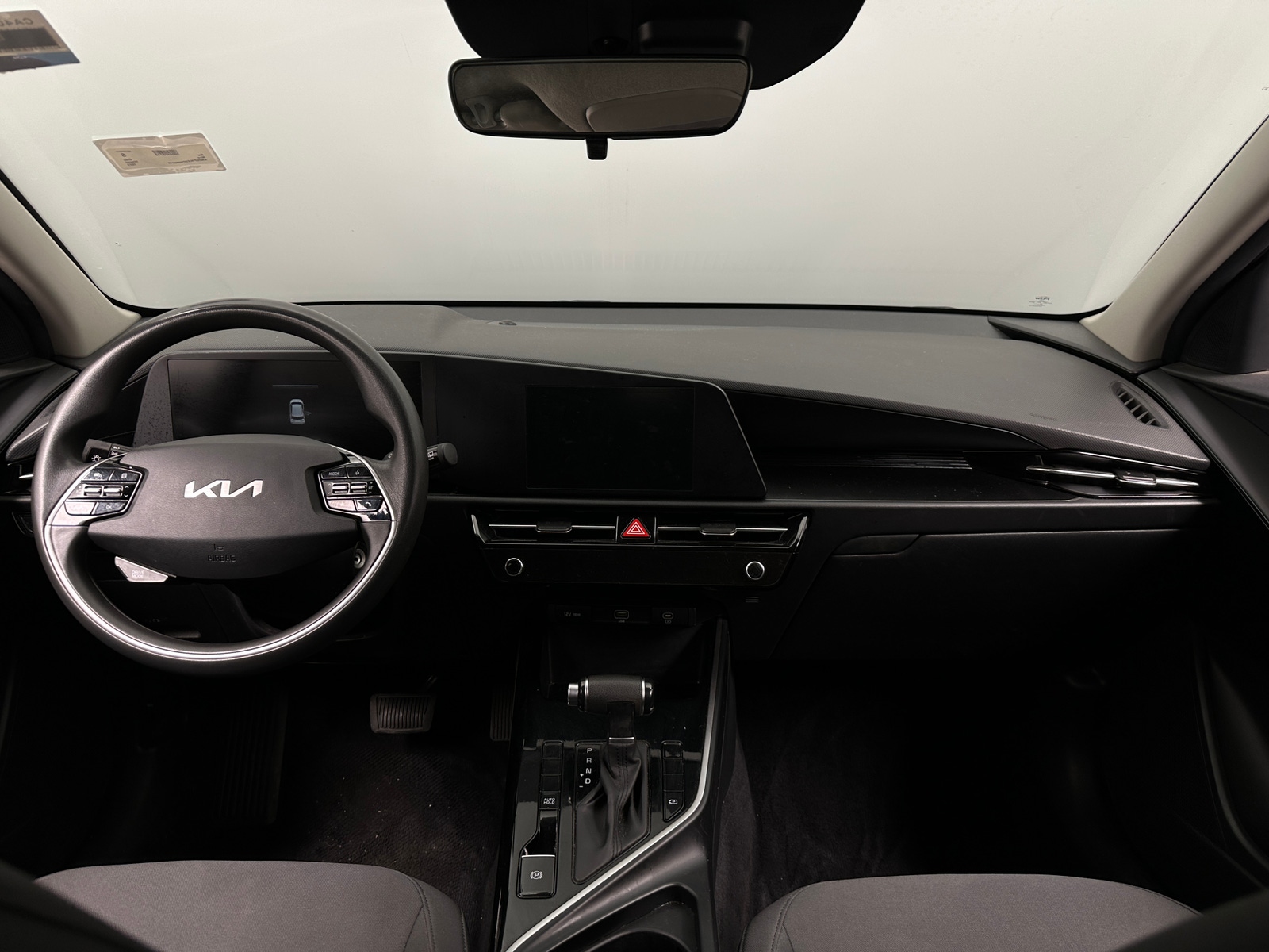 Thumbnail: 2023 Kia Niro - 3