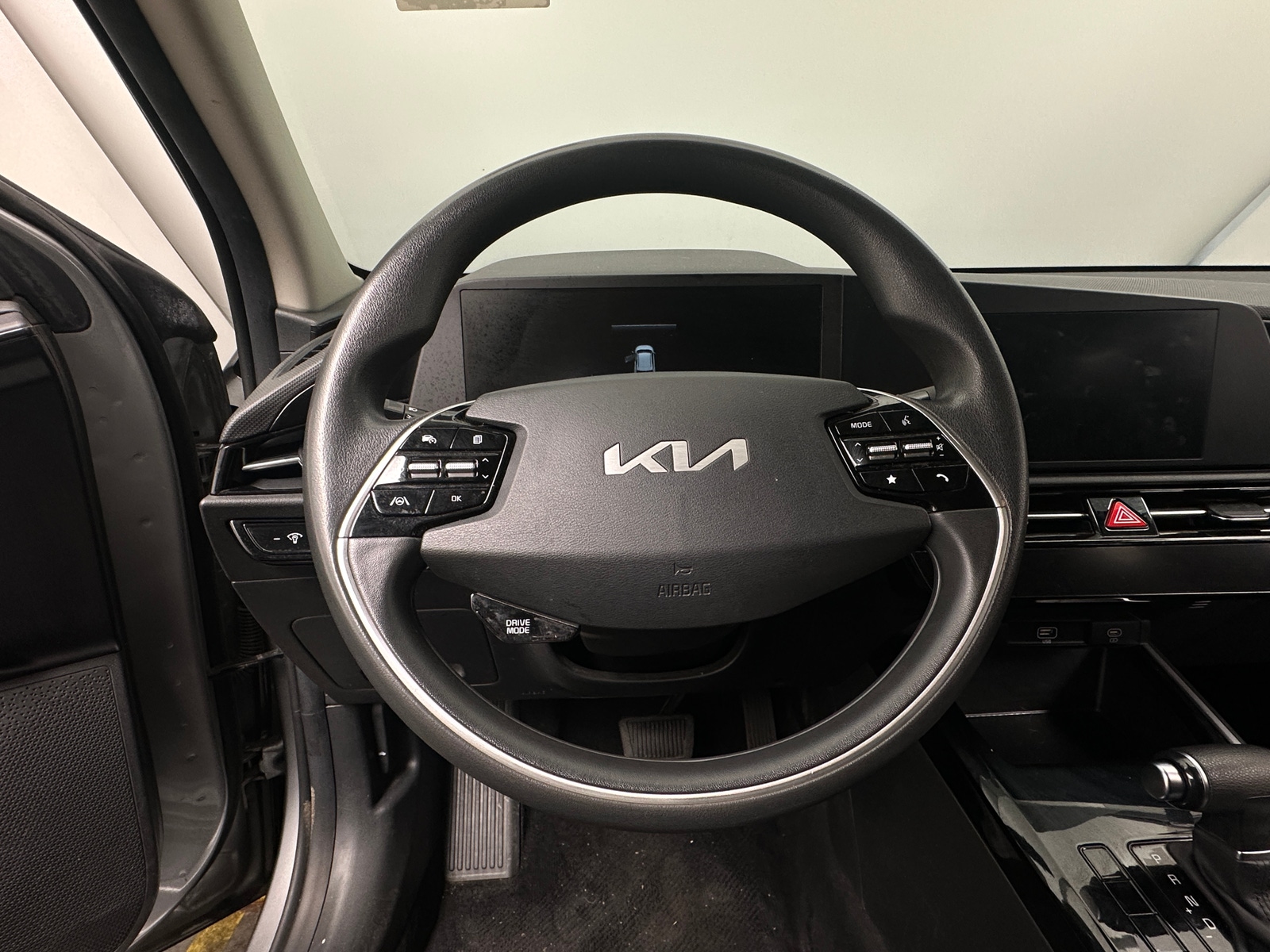 Thumbnail: 2023 Kia Niro - 5