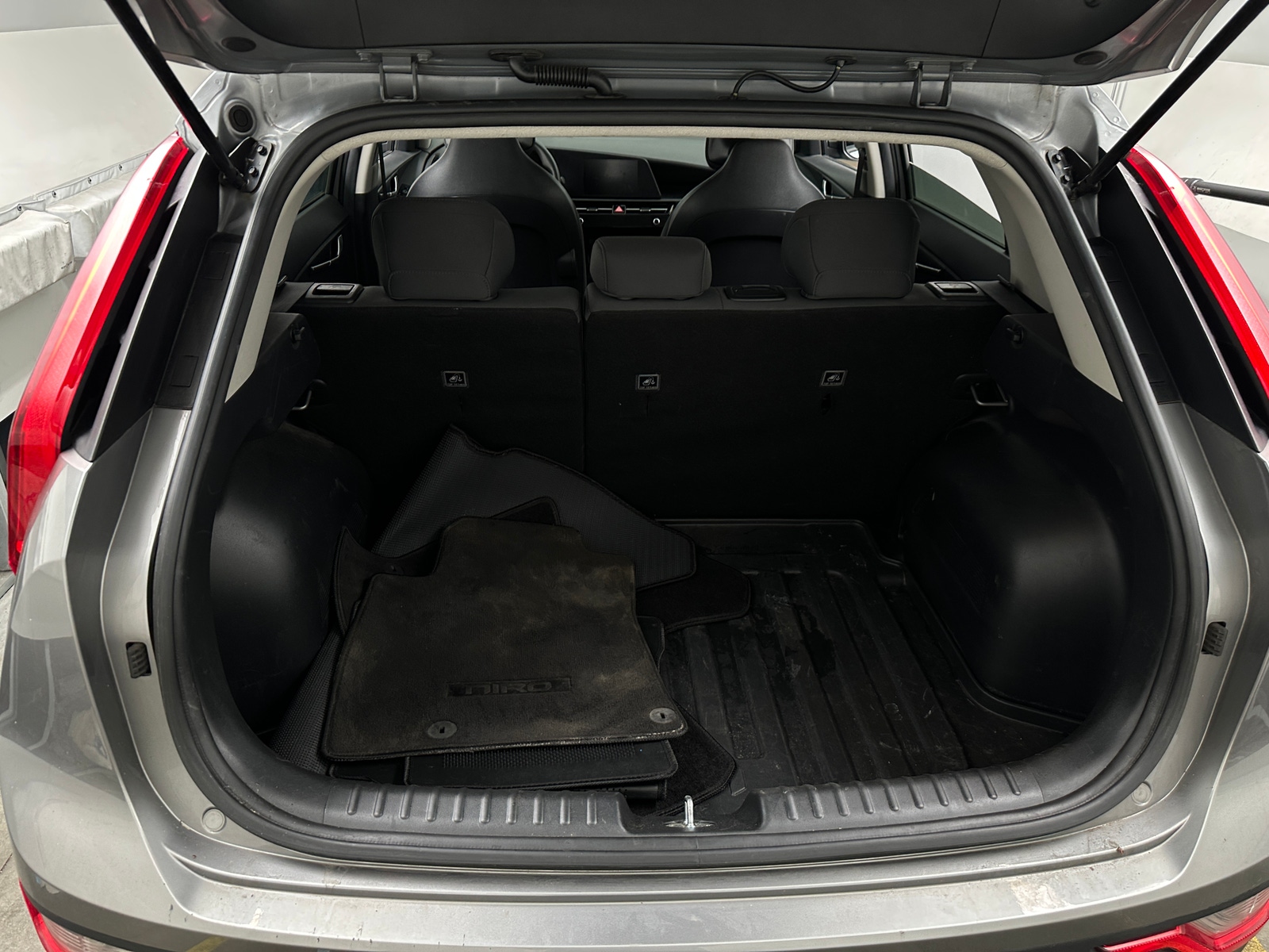 Thumbnail: 2023 Kia Niro - 7