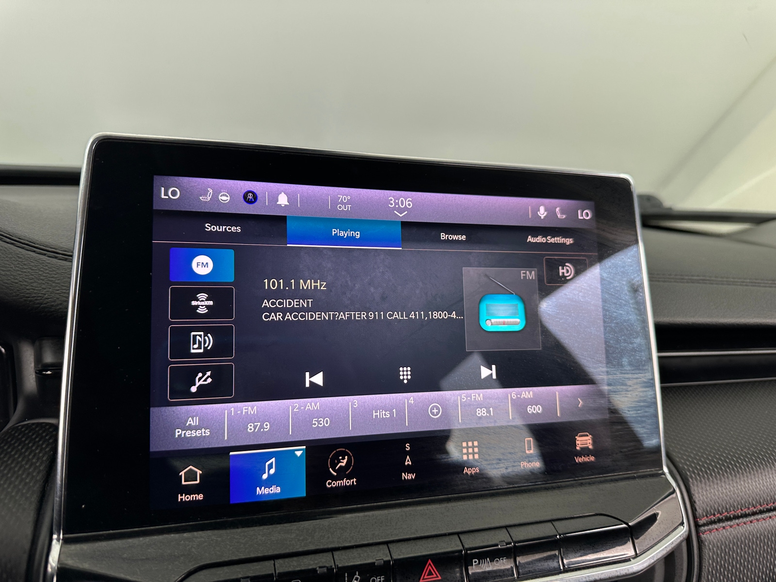 Thumbnail: 2022 Jeep Compass - 3