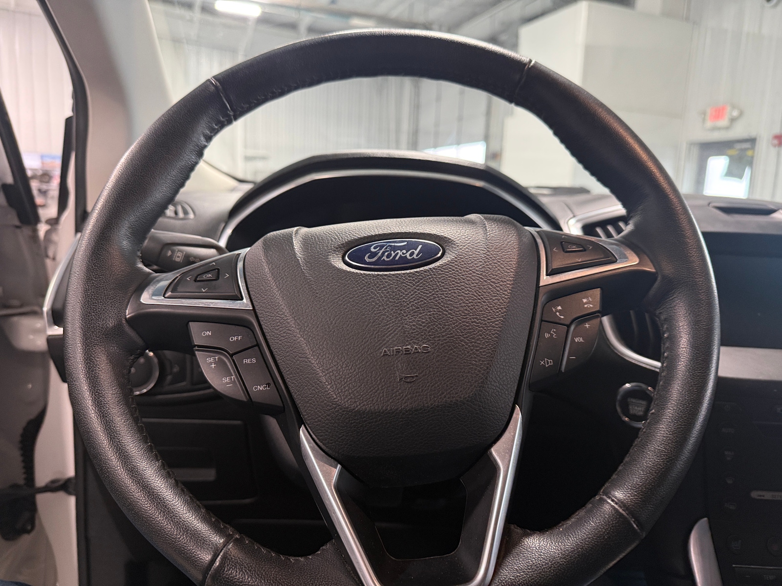 Thumbnail: 2015 Ford Edge - 4