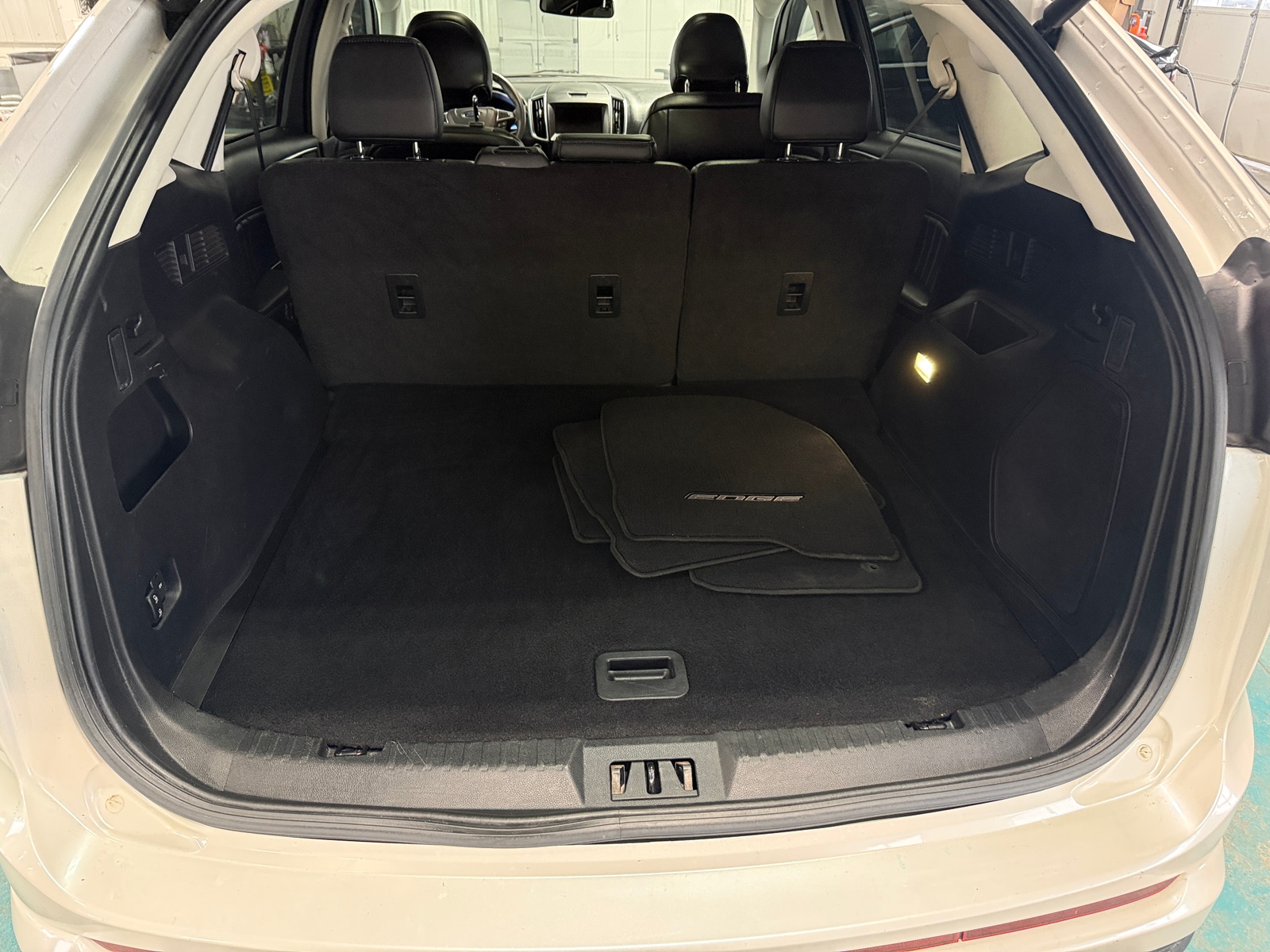 Thumbnail: 2015 Ford Edge - 6