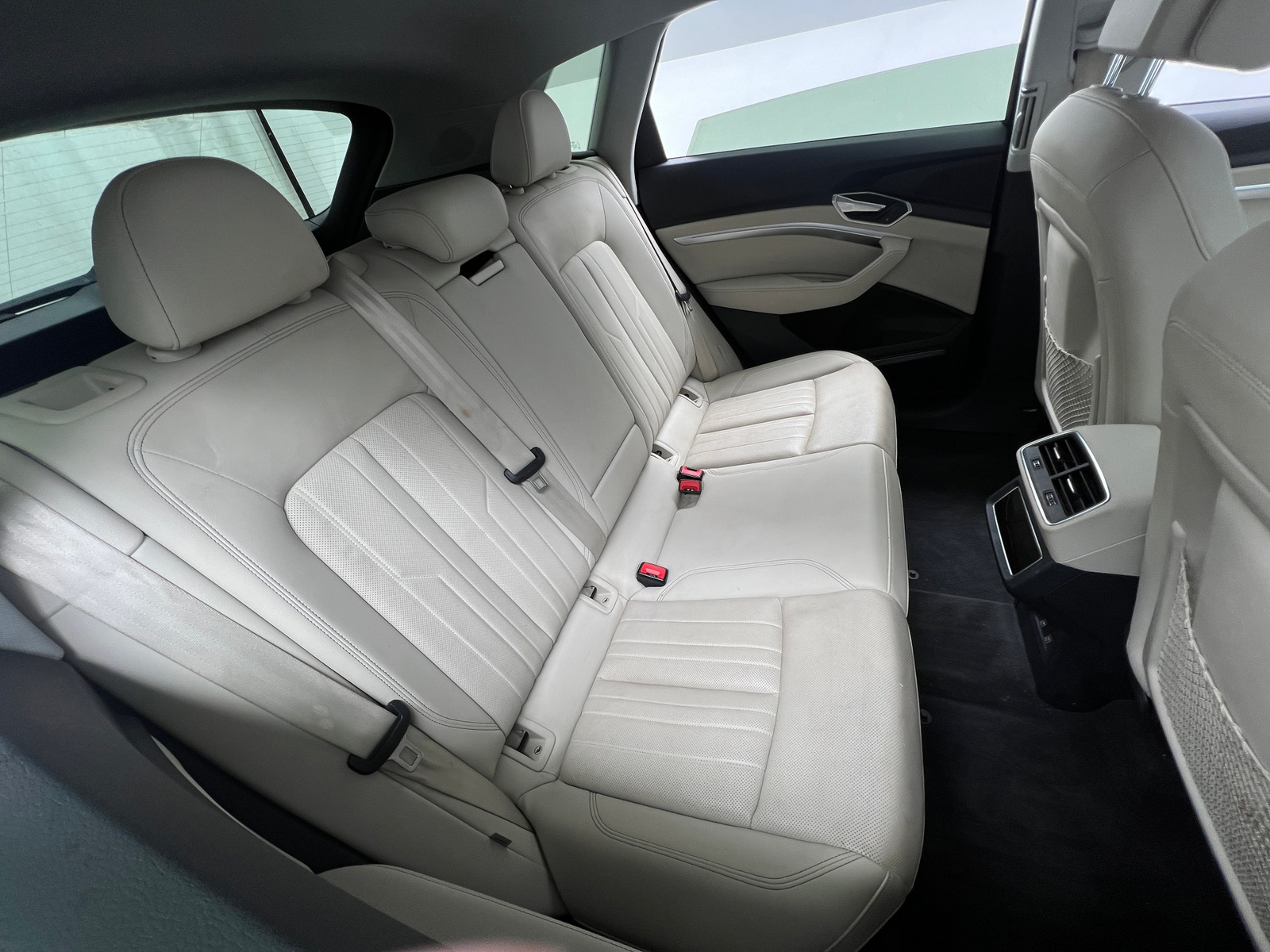 Thumbnail: 2019 Audi e-tron - 5