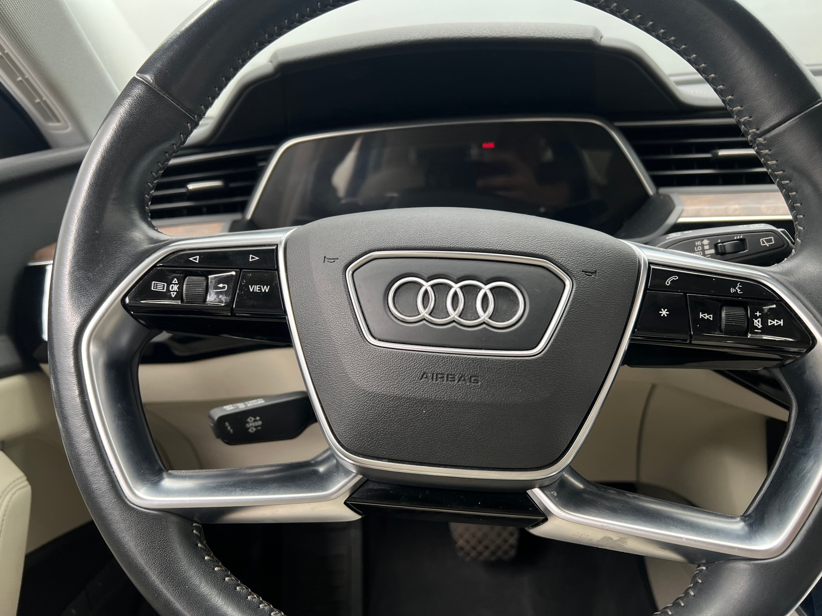 Thumbnail: 2019 Audi e-tron - 4