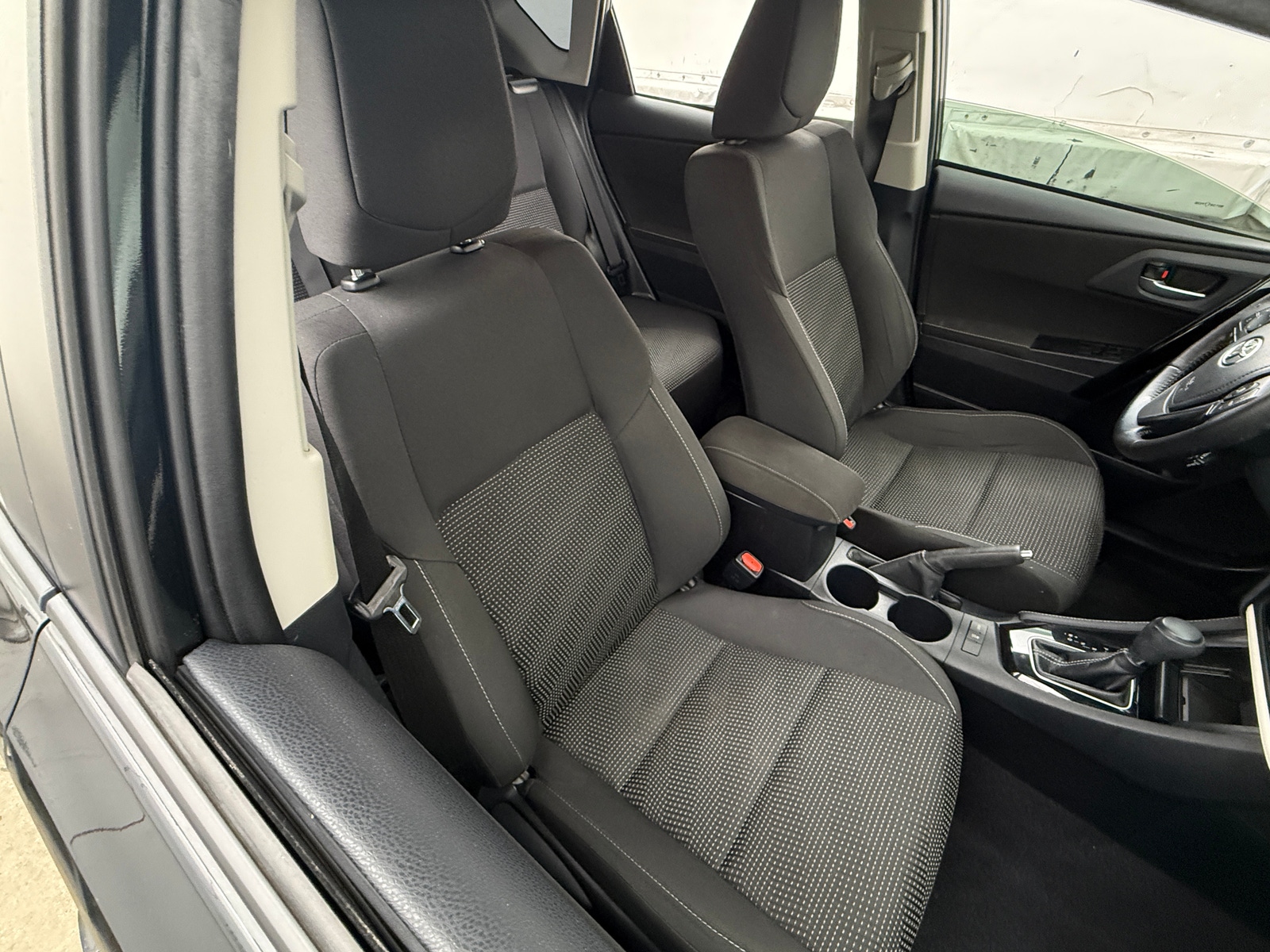 Thumbnail: 2018 Toyota Corolla iM - 2