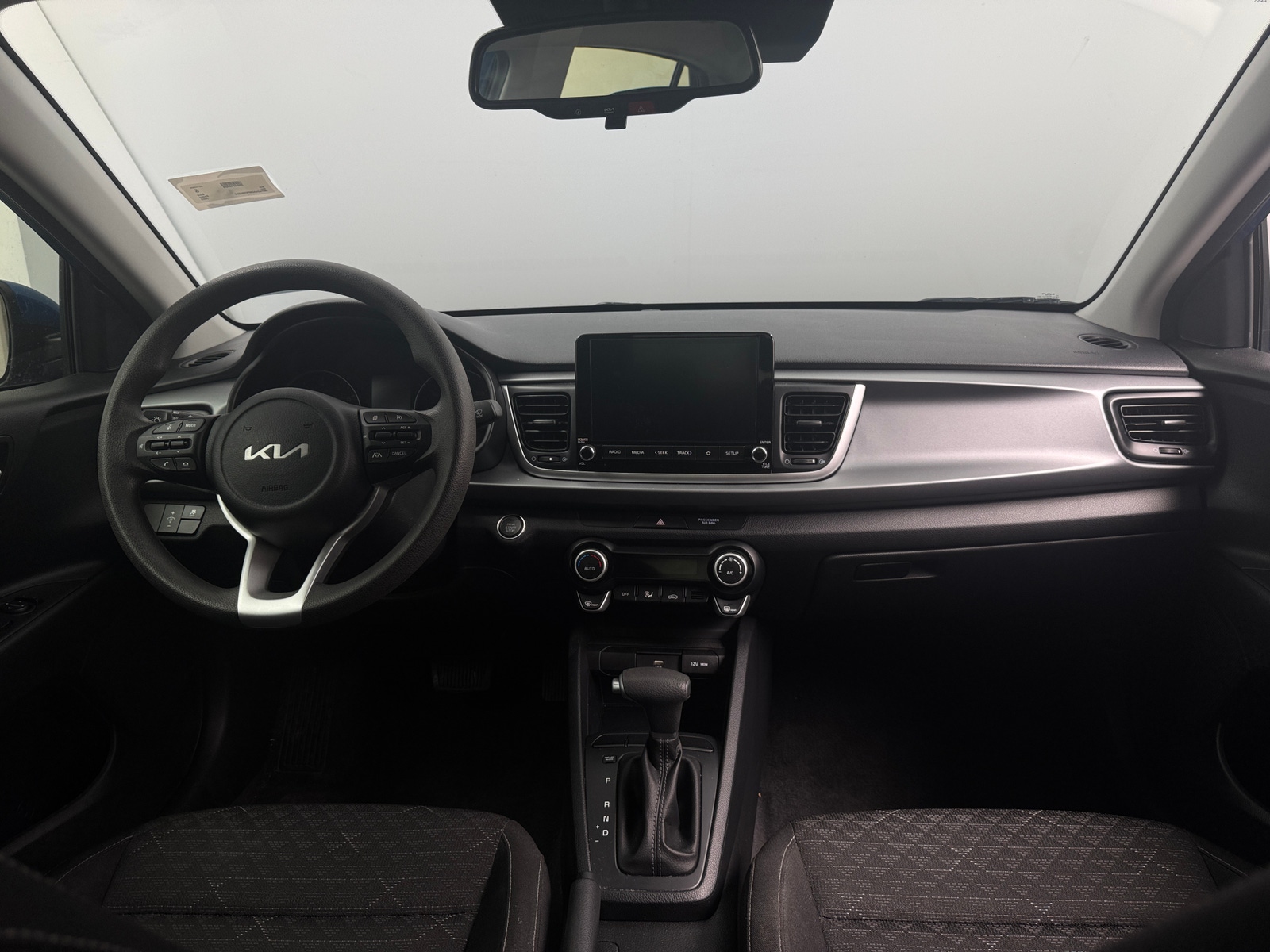 Thumbnail: 2023 Kia Rio - 3