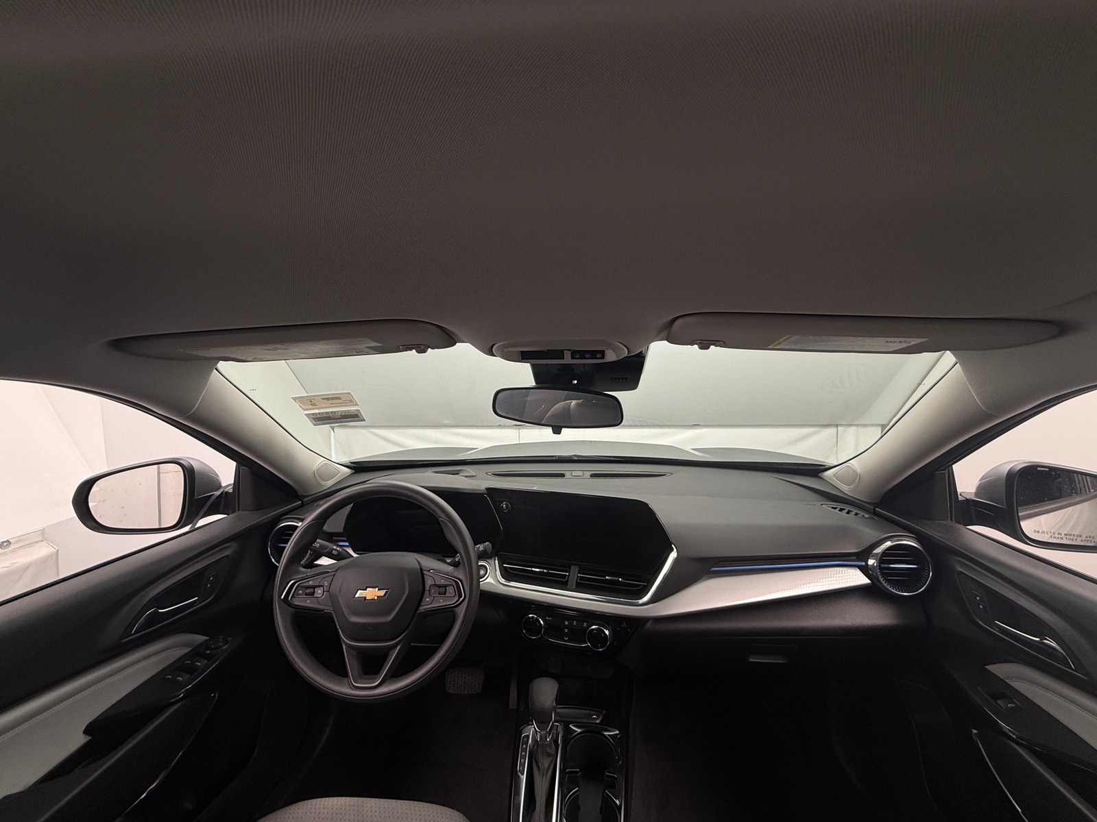 Thumbnail: 2025 Chevrolet Trax - 3