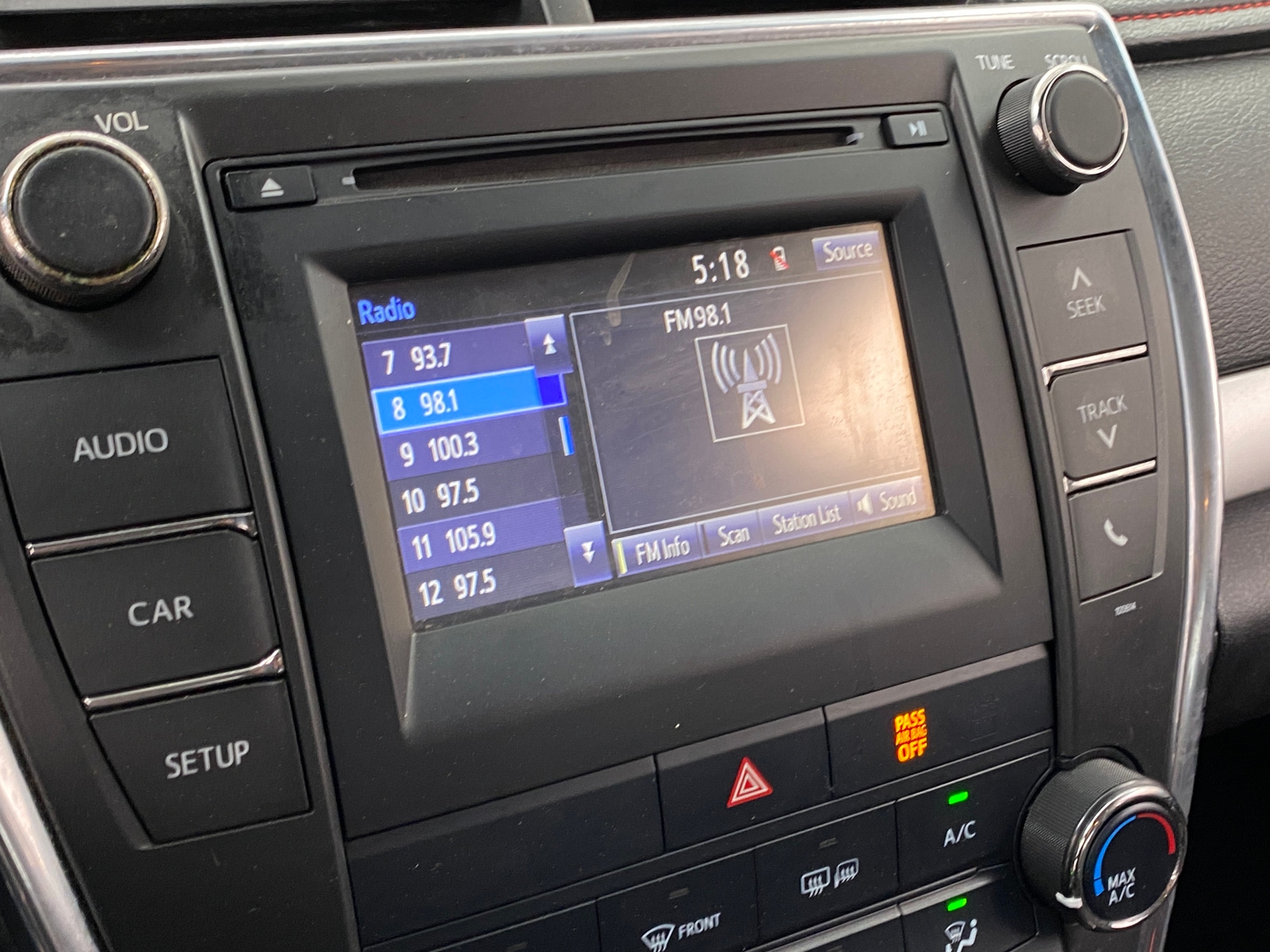 Thumbnail: 2017 Toyota Camry - 4