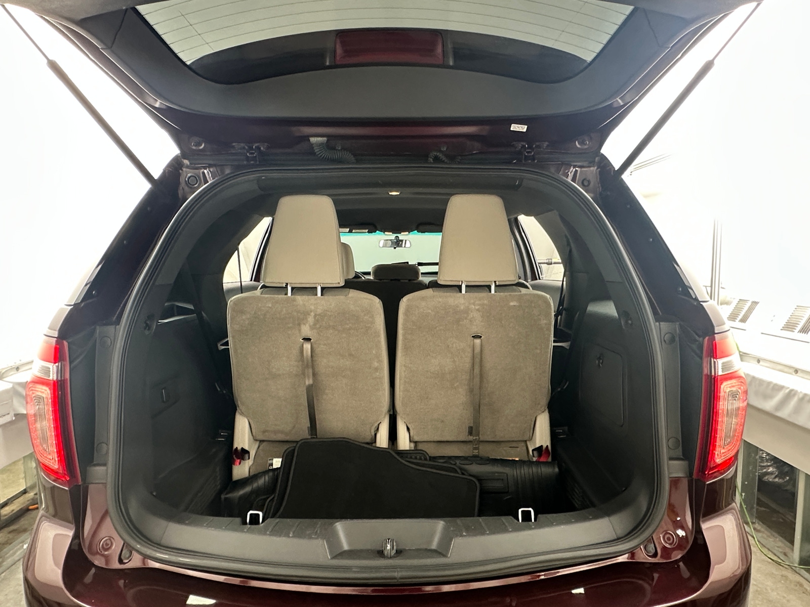 Thumbnail: 2011 Ford Explorer - 7