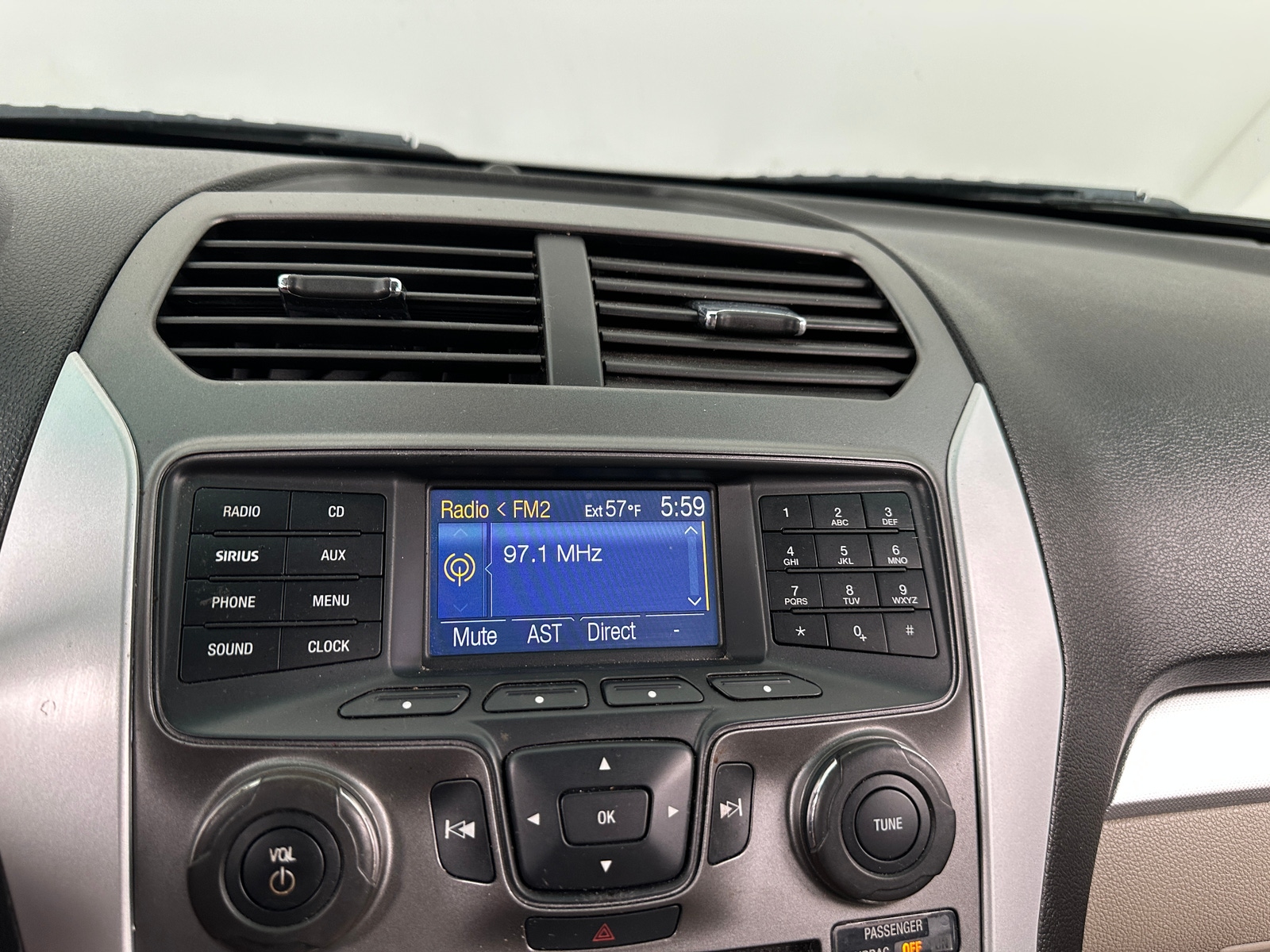 Thumbnail: 2011 Ford Explorer - 4