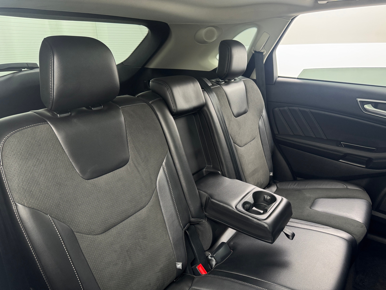 Thumbnail: 2016 Ford Edge - 5