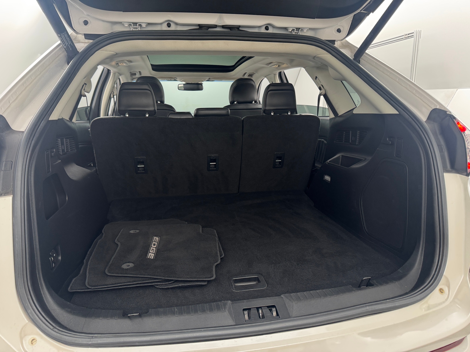 Thumbnail: 2016 Ford Edge - 6