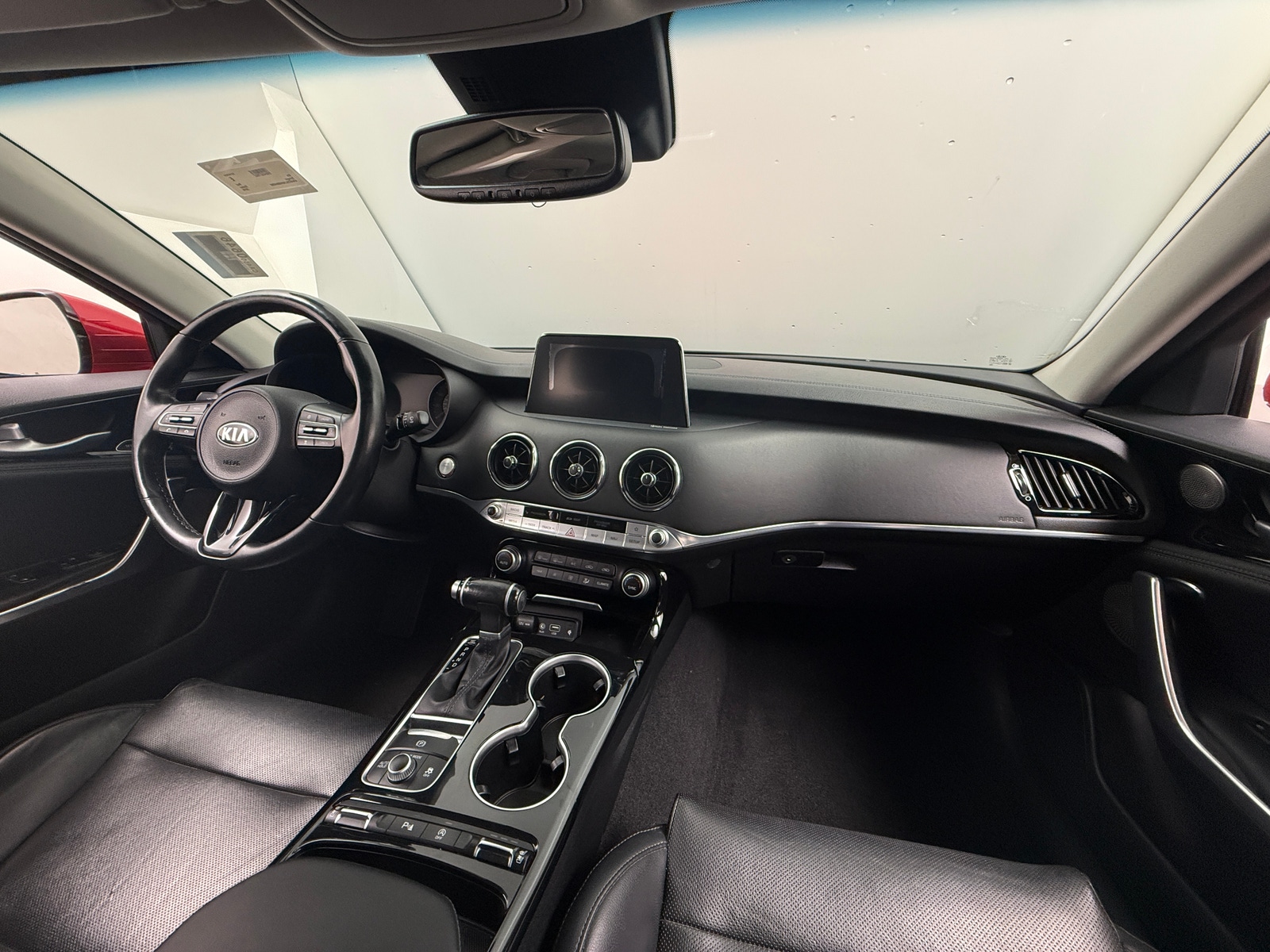 Thumbnail: 2019 Kia Stinger - 2