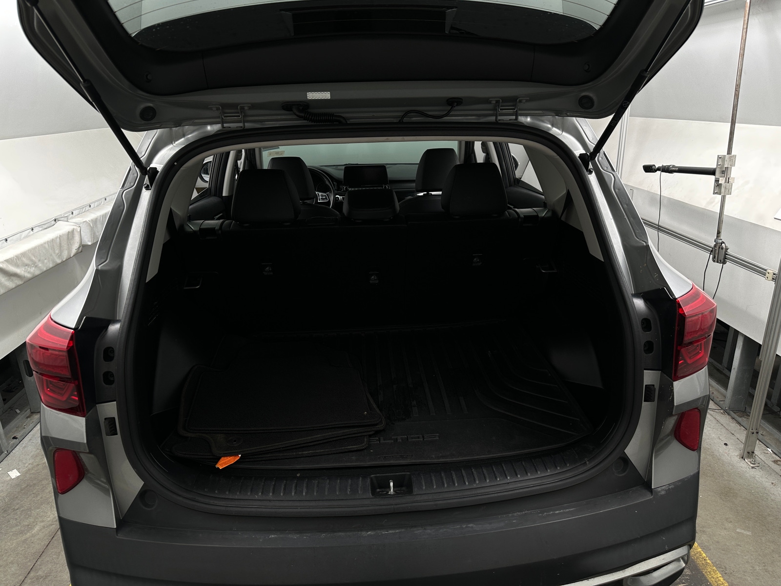 Thumbnail: 2023 Kia Seltos - 6