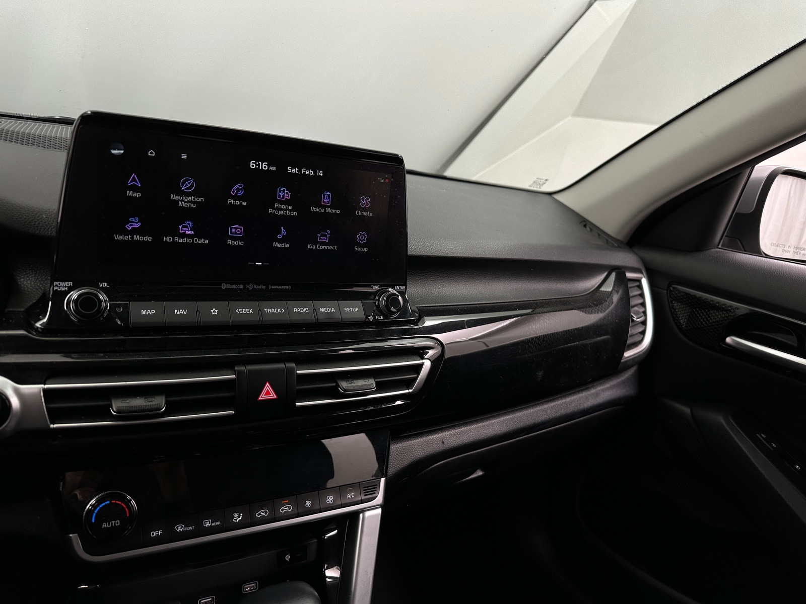 Thumbnail: 2023 Kia Seltos - 3