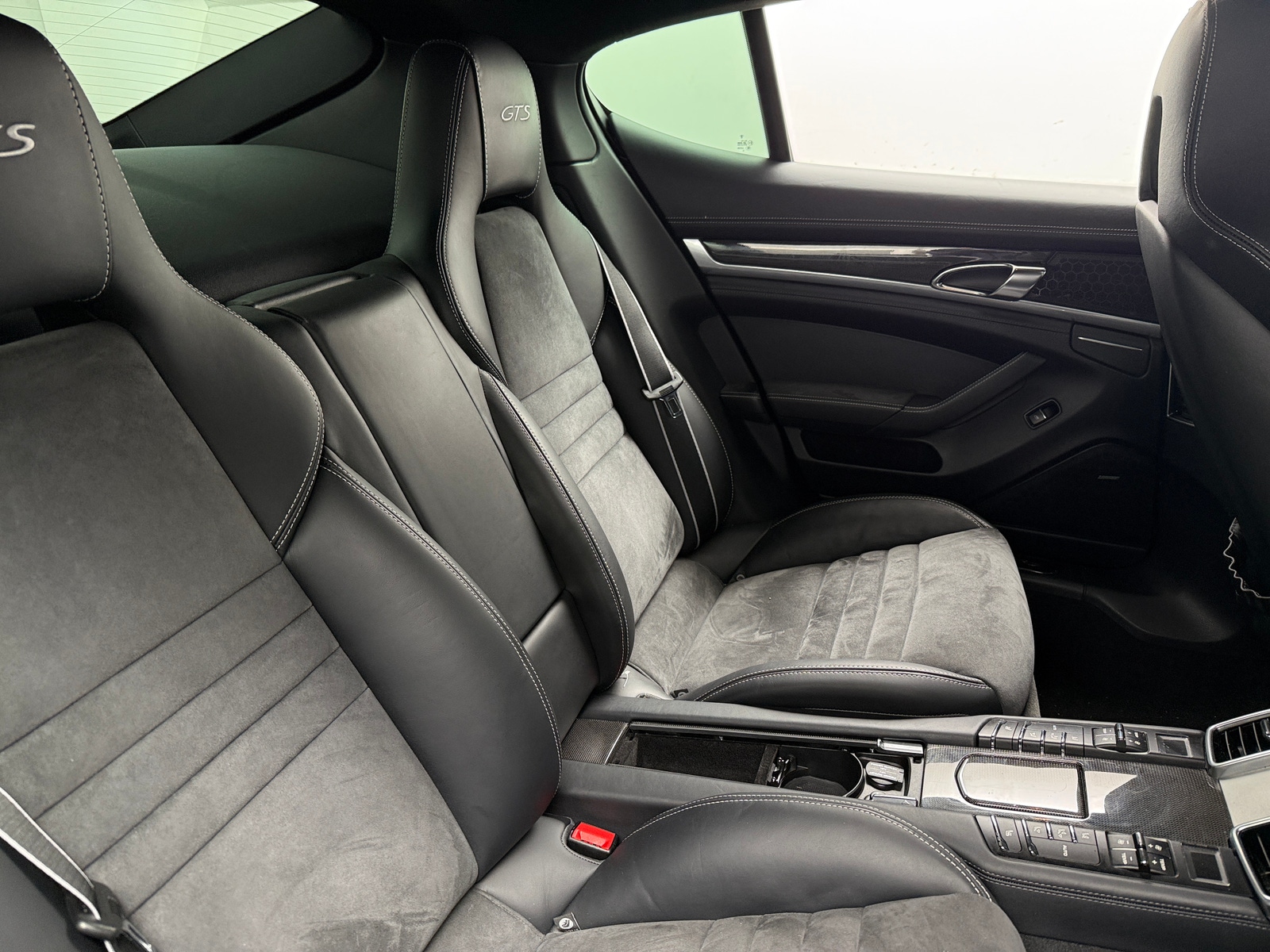 Thumbnail: 2015 Porsche Panamera - 5