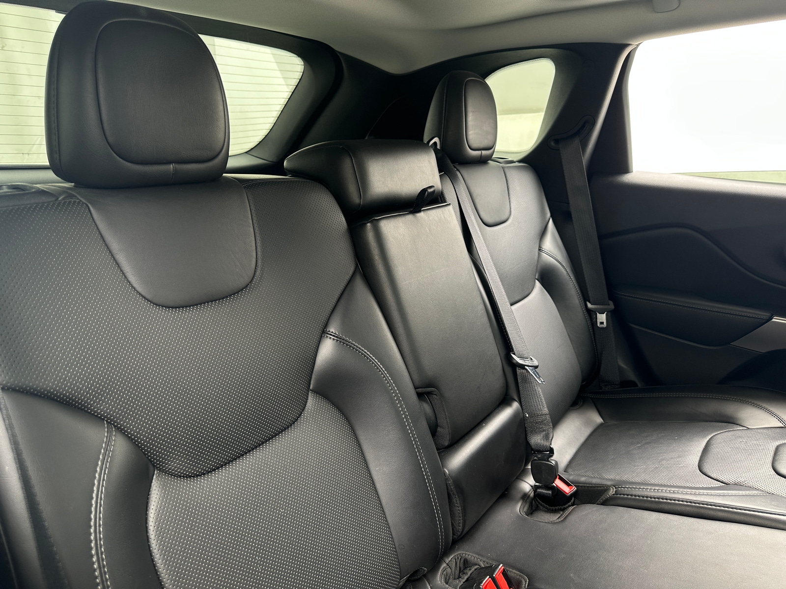 Thumbnail: 2020 Jeep Cherokee - 5