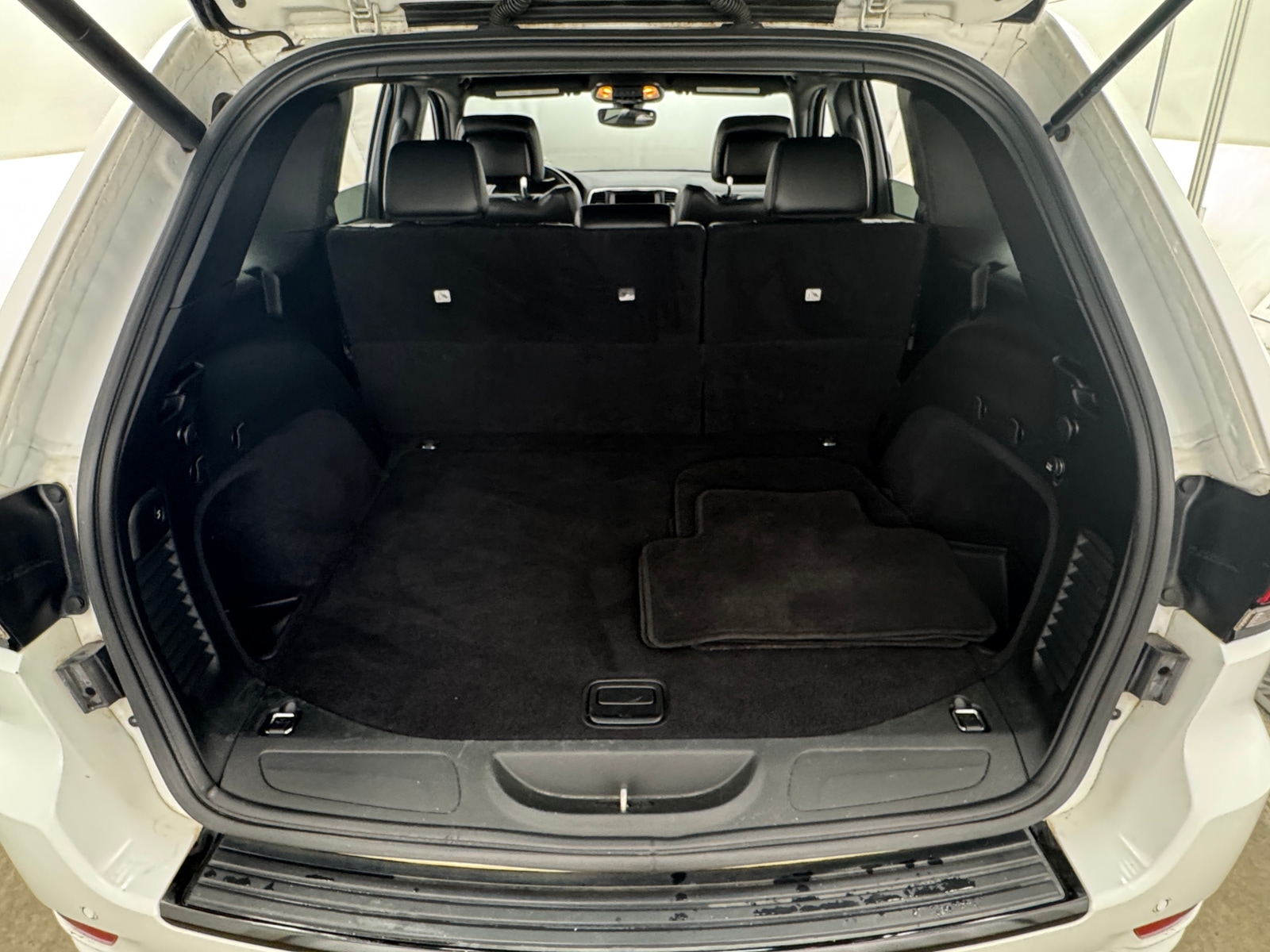 Thumbnail: 2018 Jeep Grand Cherokee - 6