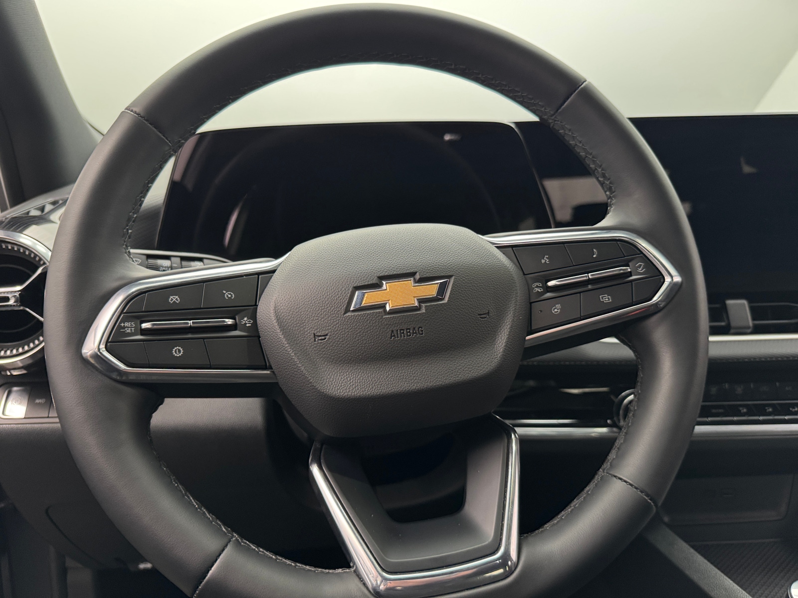 Thumbnail: 2025 Chevrolet Equinox - 5