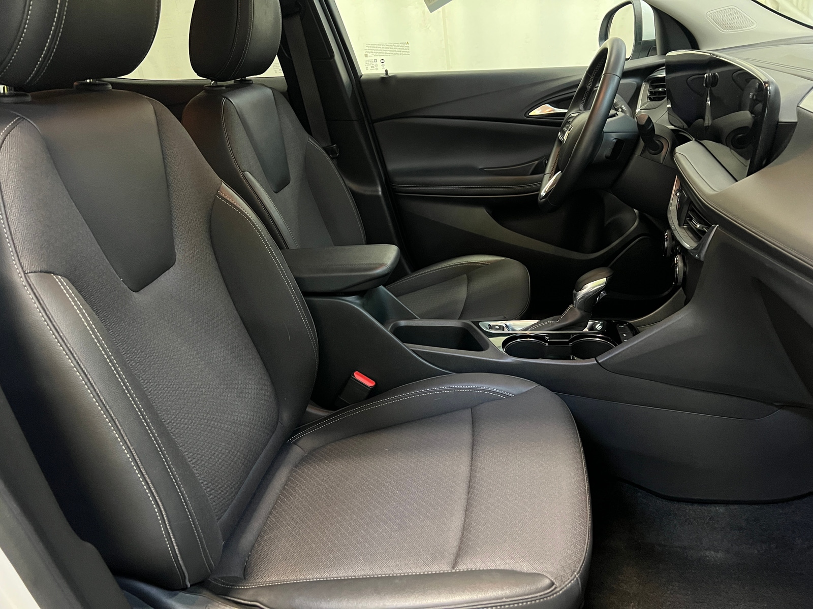 Thumbnail: 2025 Buick Encore GX - 2