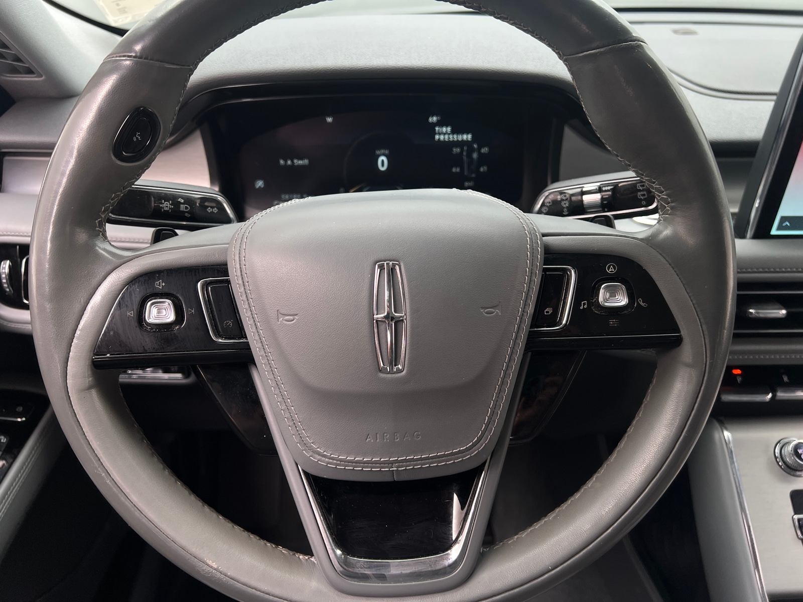 Thumbnail: 2021 Lincoln Aviator - 4