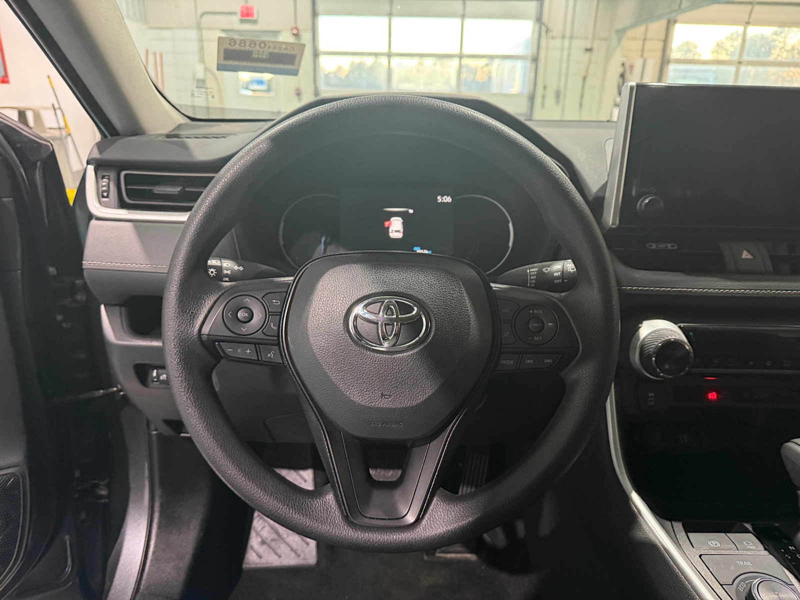 Thumbnail: 2025 Toyota RAV4 - 5