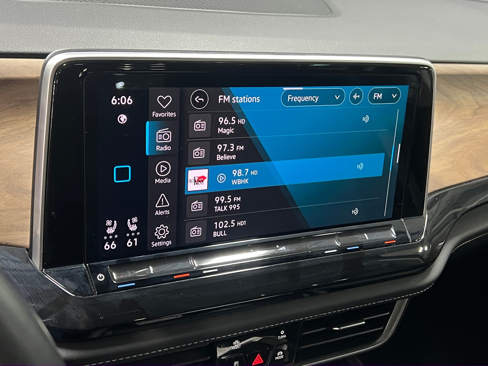 Thumbnail: 2025 Volkswagen Atlas - 3