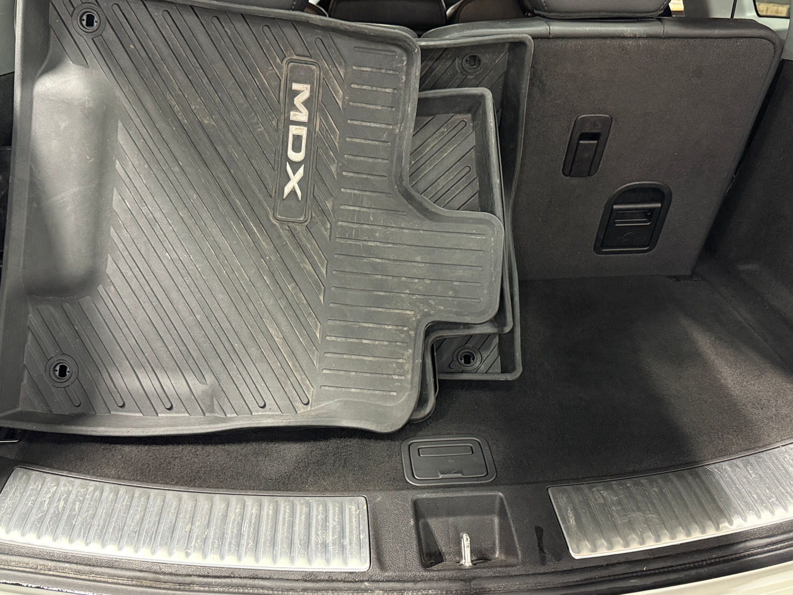 Thumbnail: 2017 Acura MDX - 6