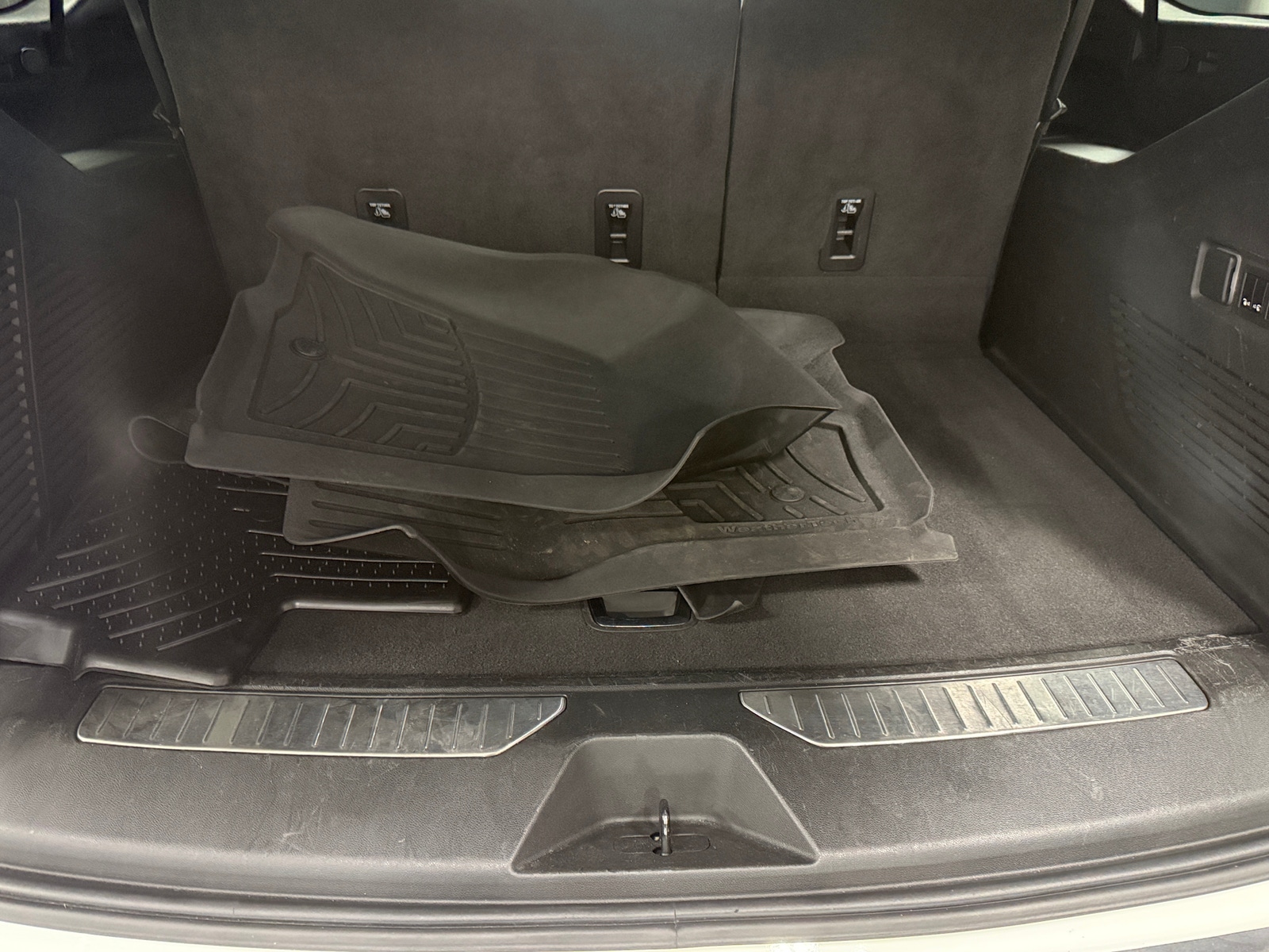 Thumbnail: 2022 GMC Yukon XL - 6