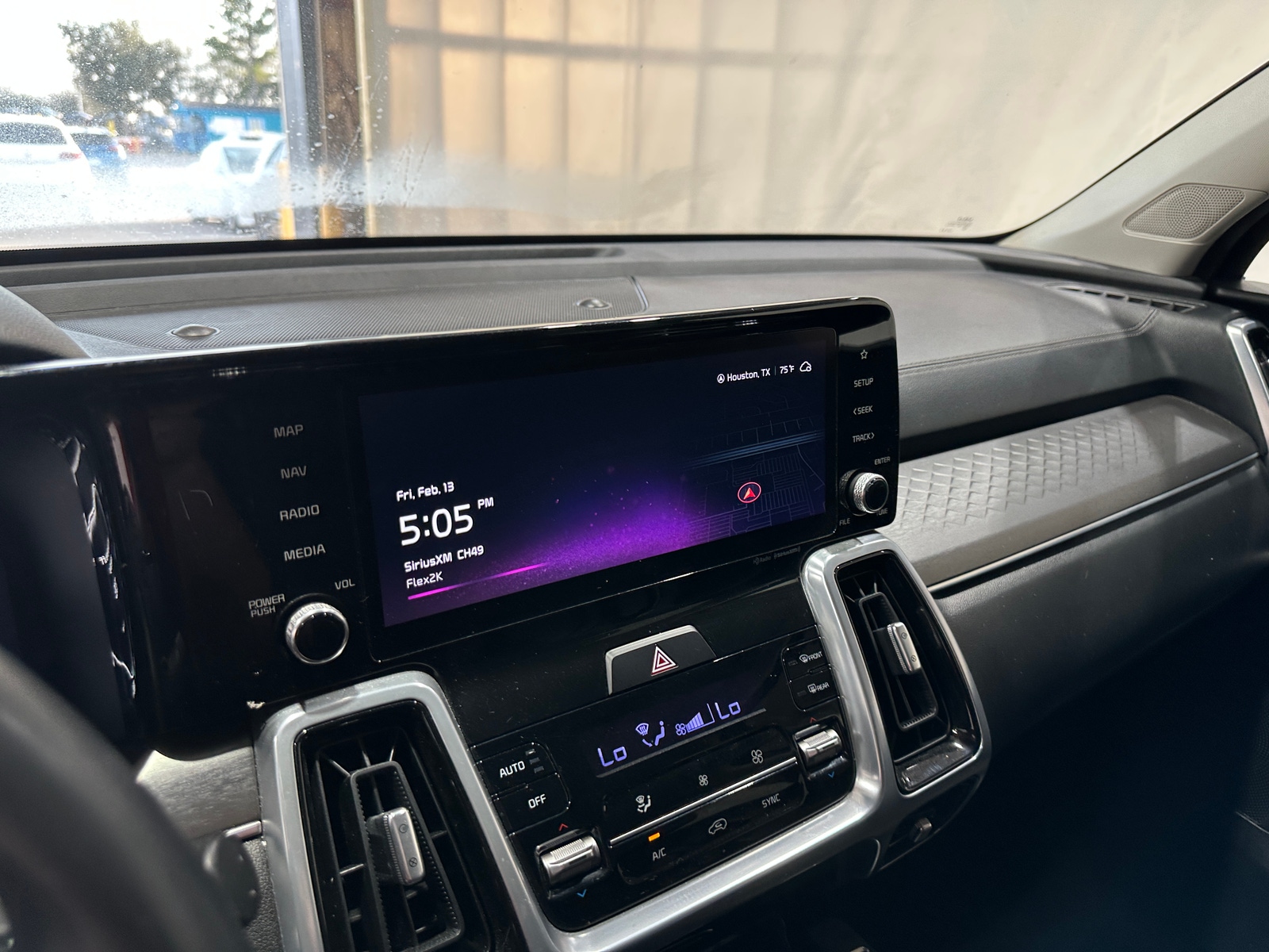 Thumbnail: 2023 Kia Sorento - 3