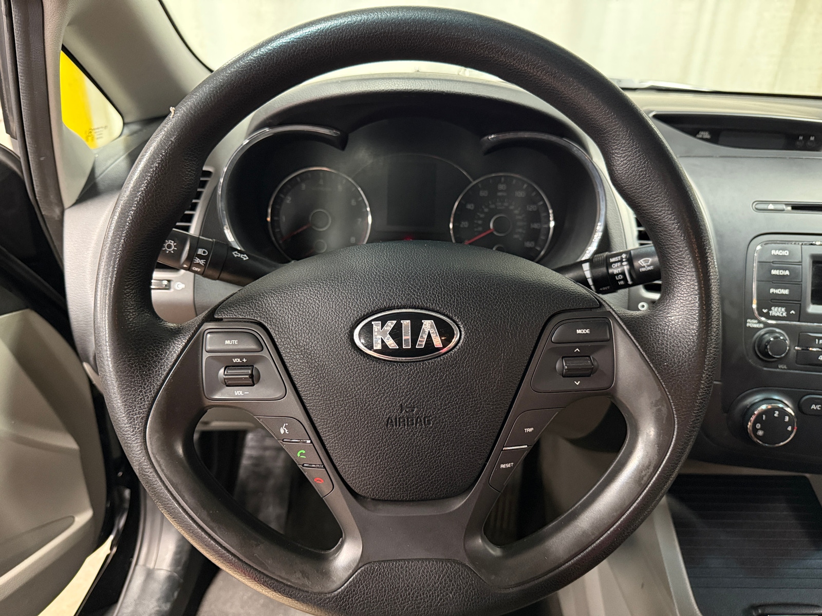 Thumbnail: 2016 Kia Forte - 5