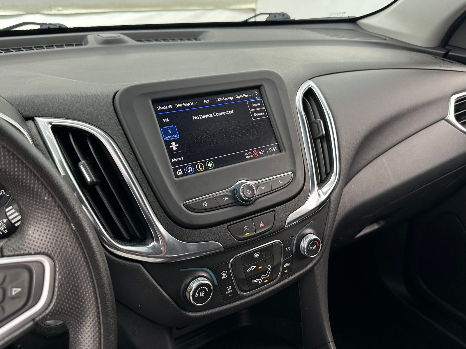 Thumbnail: 2022 Chevrolet Equinox - 4